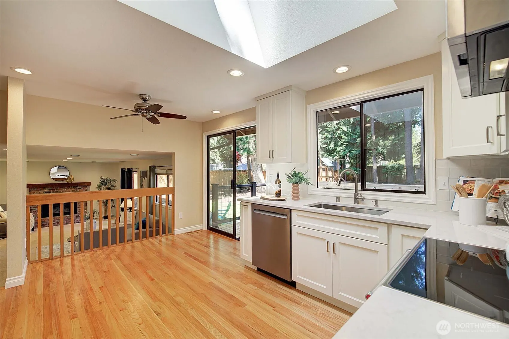 22014 NE 13th Place , Sammamish, WA 98074