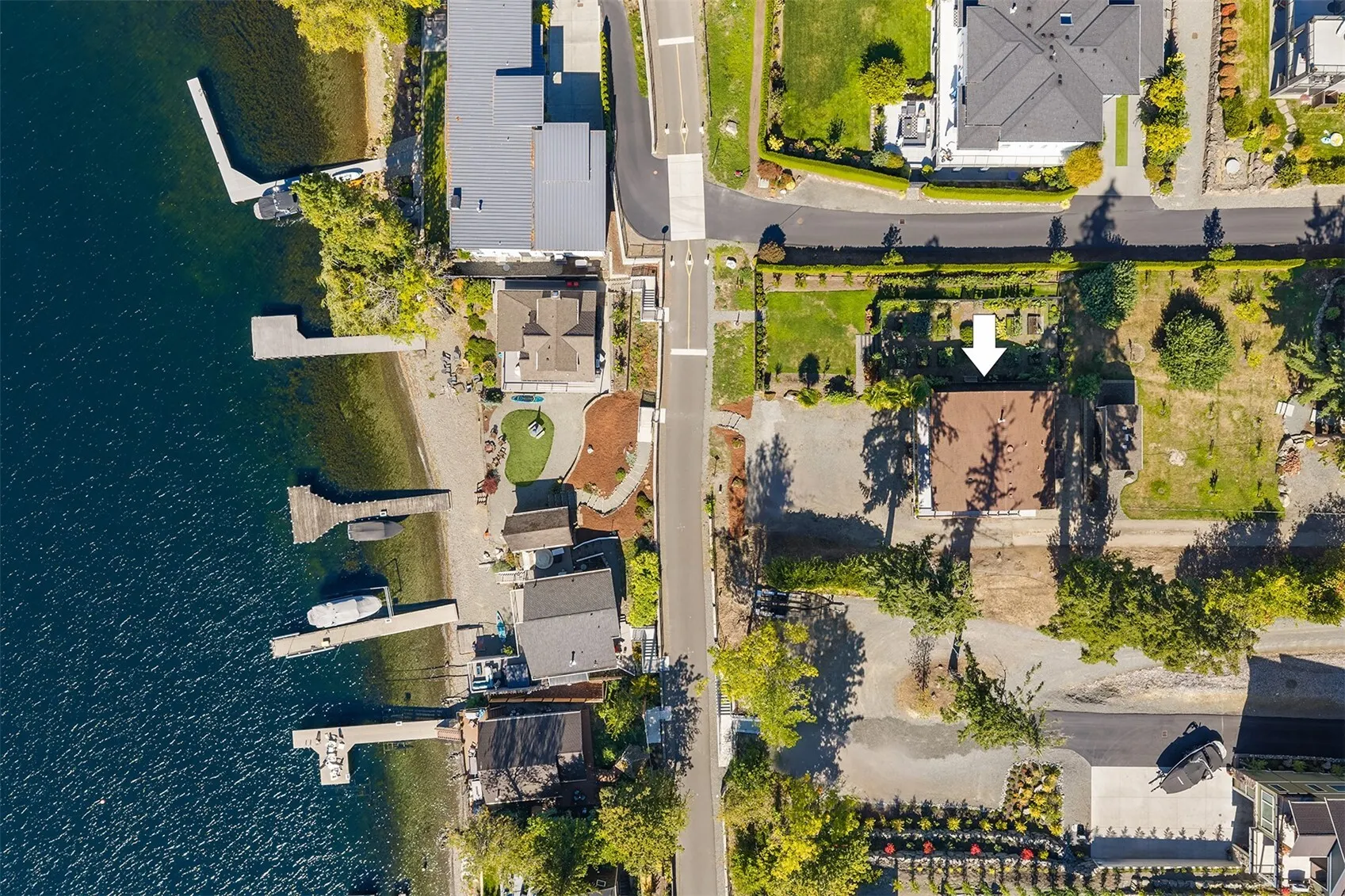 2717 E Lake Sammamish Parkway SE, Sammamish, WA 98075-7423