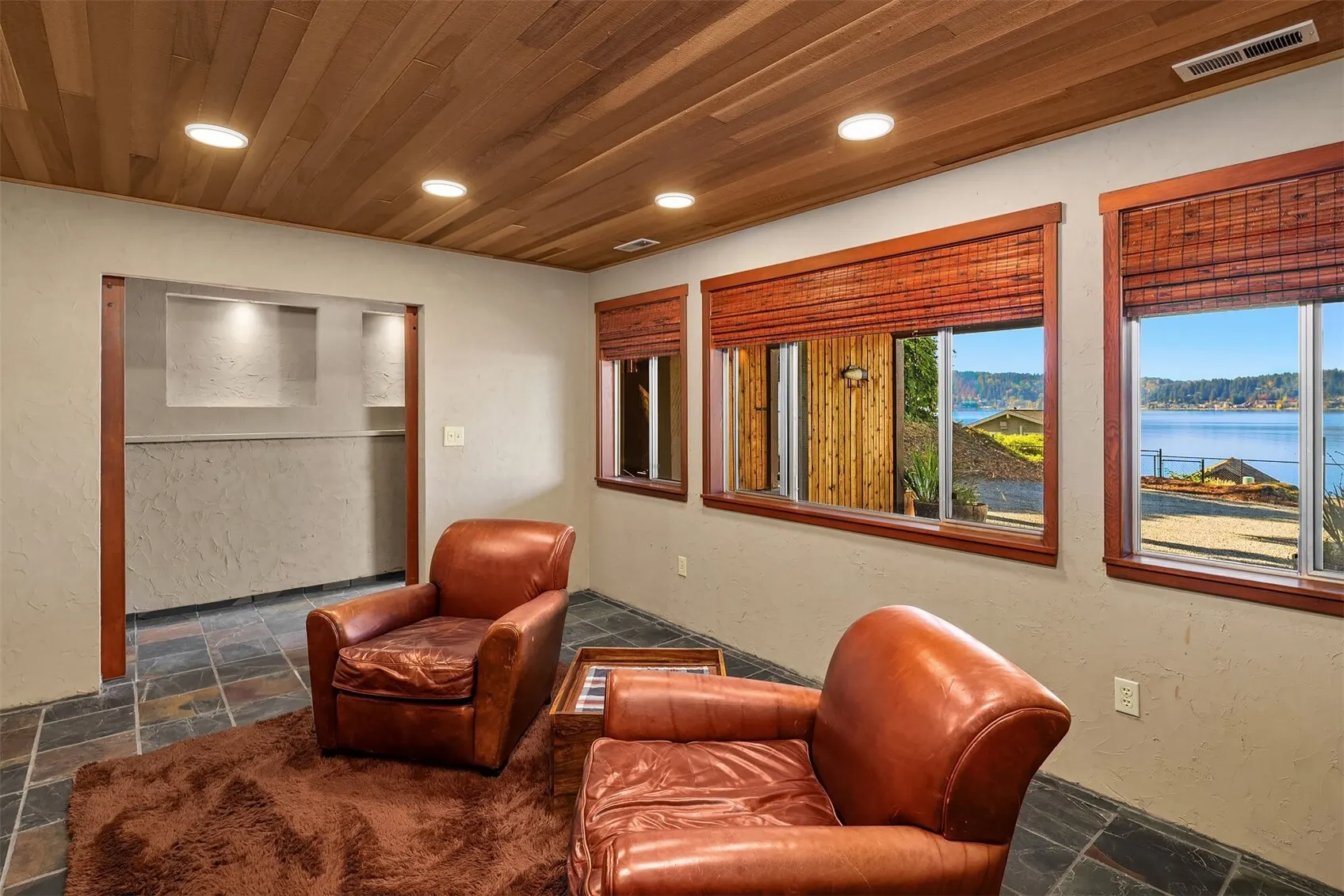 2717 E Lake Sammamish Parkway SE, Sammamish, WA 98075-7423