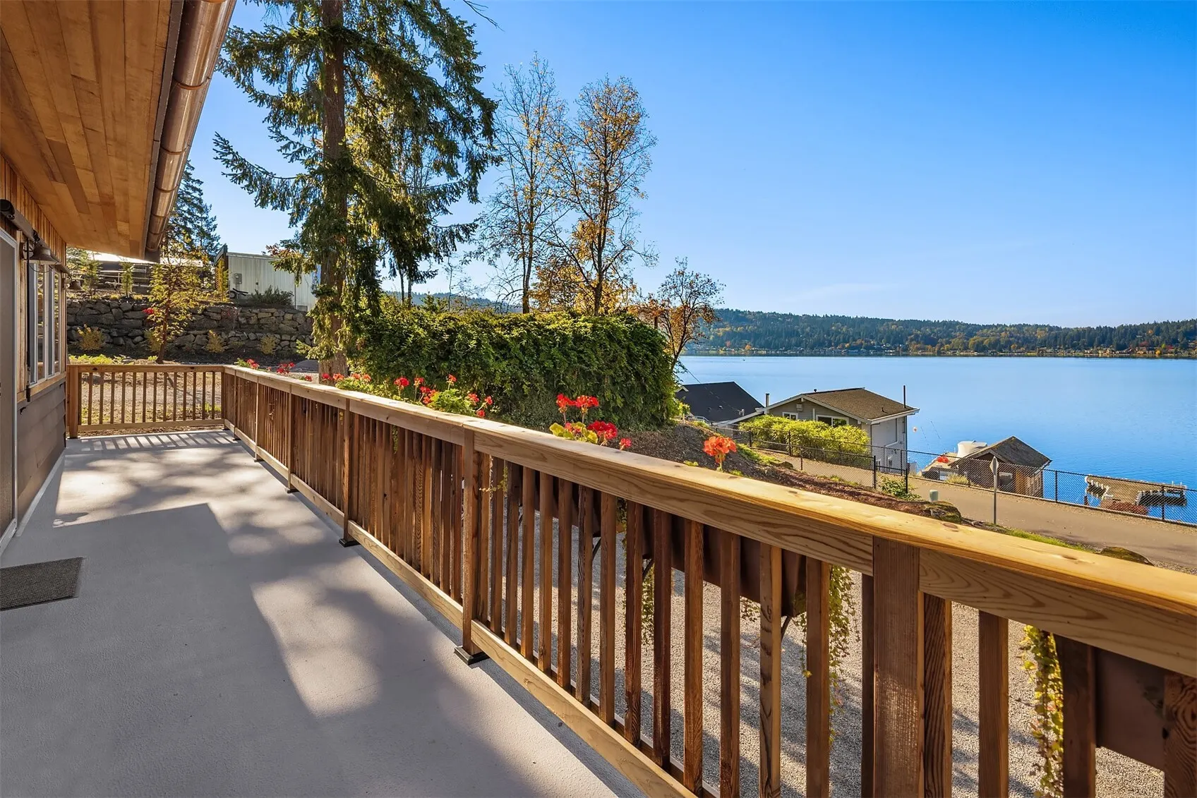 2717 E Lake Sammamish Parkway SE, Sammamish, WA 98075-7423