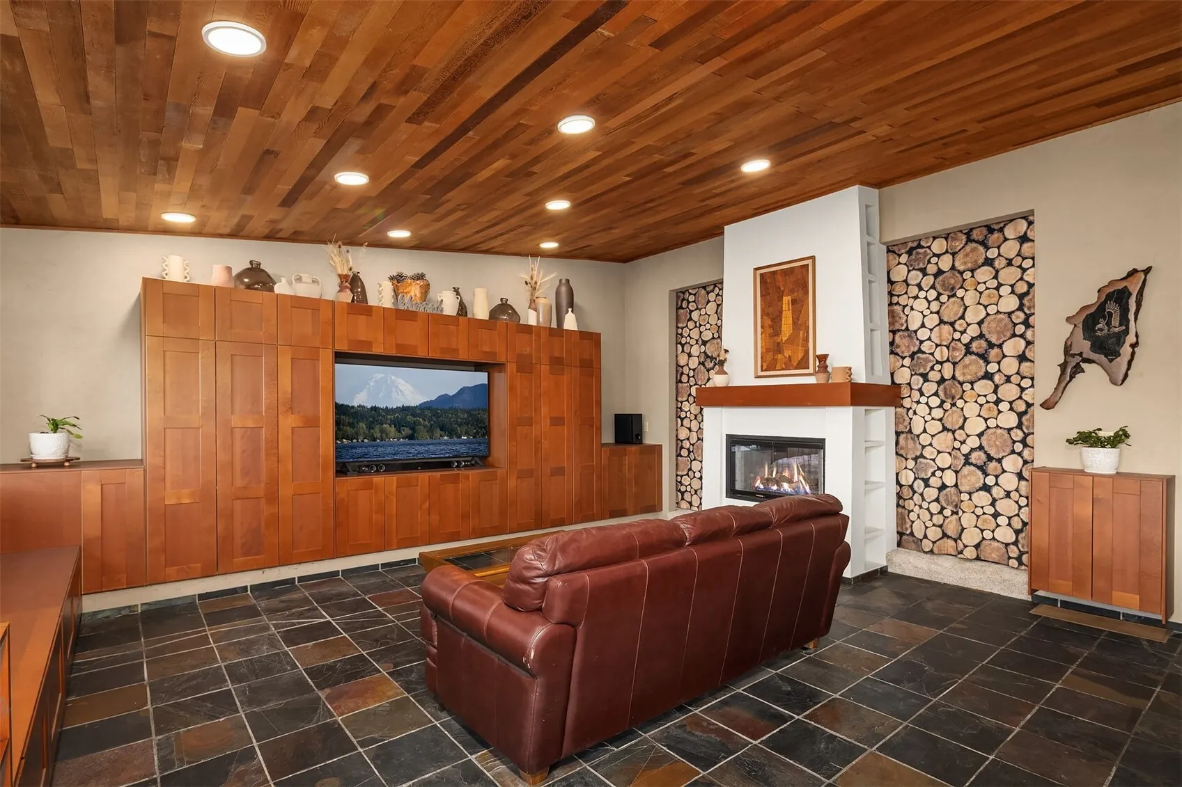 2717 E Lake Sammamish Parkway SE, Sammamish, WA 98075-7423