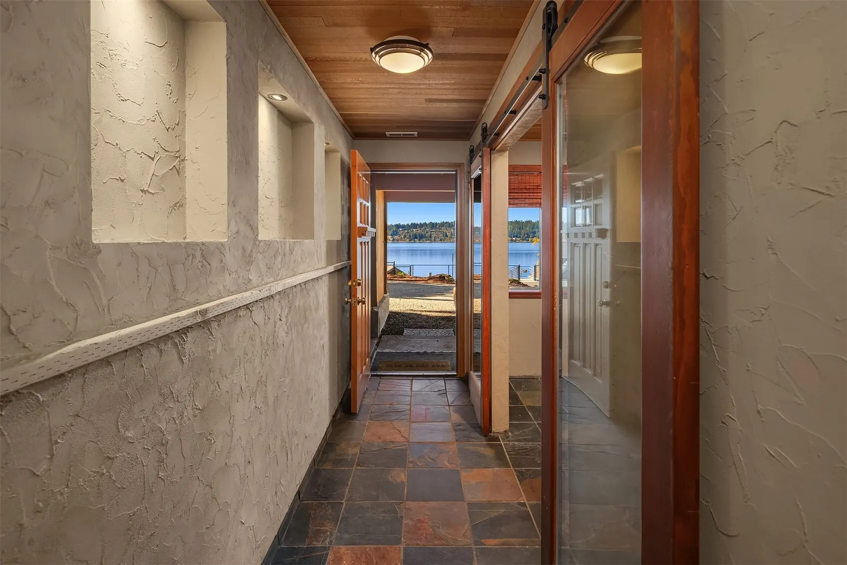 2717 E Lake Sammamish Parkway SE, Sammamish, WA 98075-7423