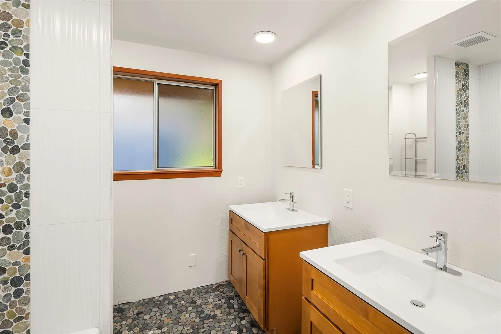 2717 E Lake Sammamish Parkway SE, Sammamish, WA 98075-7423