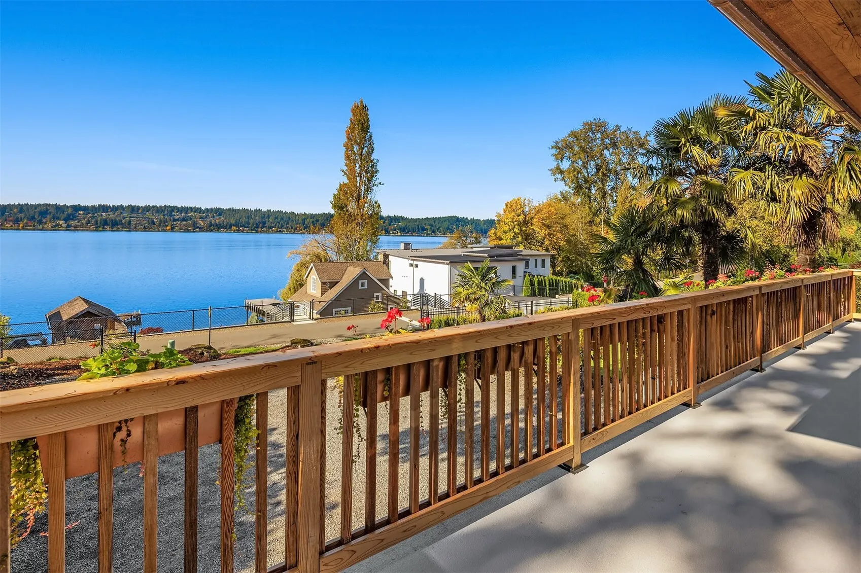 2717 E Lake Sammamish Parkway SE, Sammamish, WA 98075-7423
