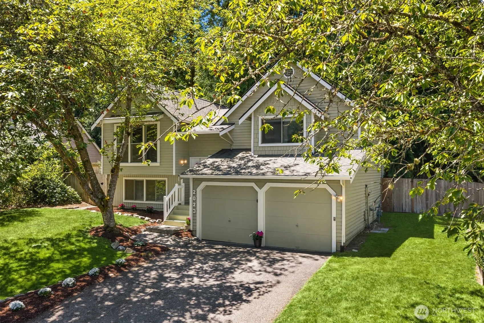2023 228th Place NE, Sammamish, WA 98074