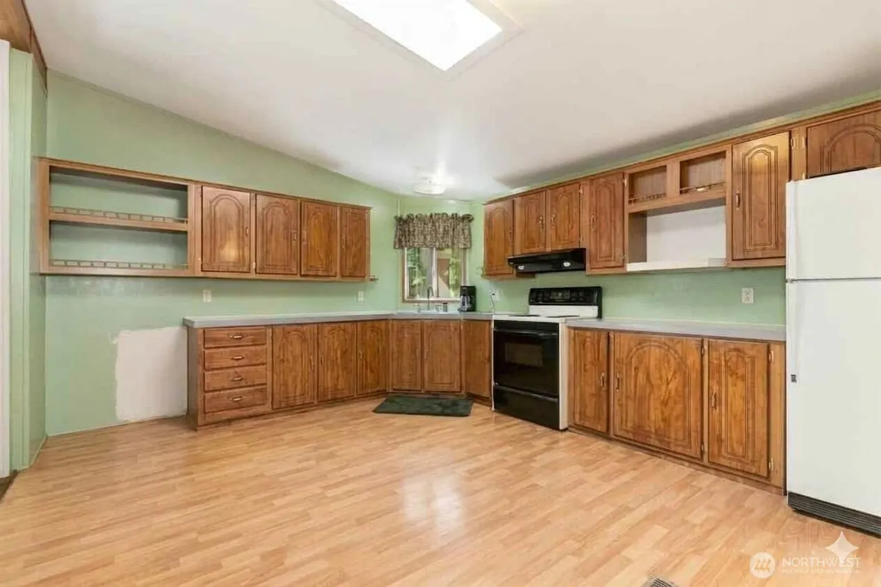 13522 198th Avenue NE, Woodinville, WA 98077