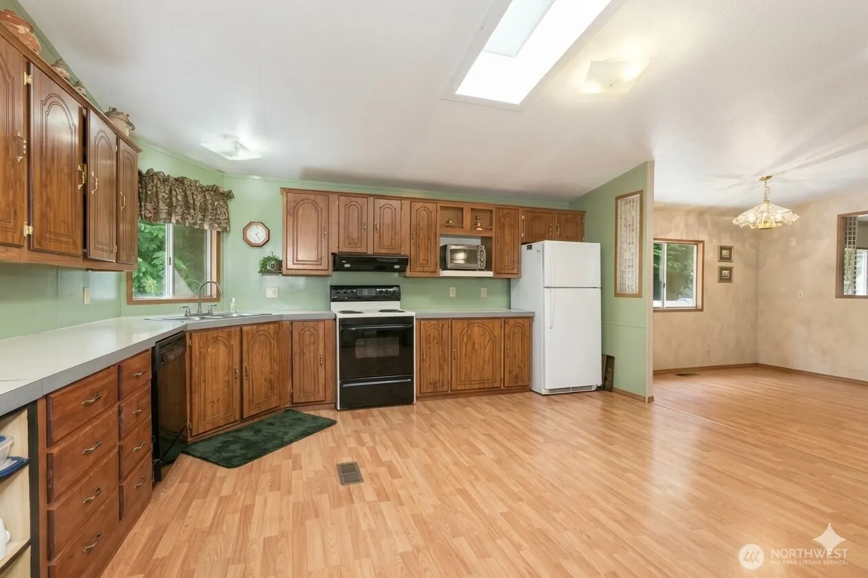 13522 198th Avenue NE, Woodinville, WA 98077