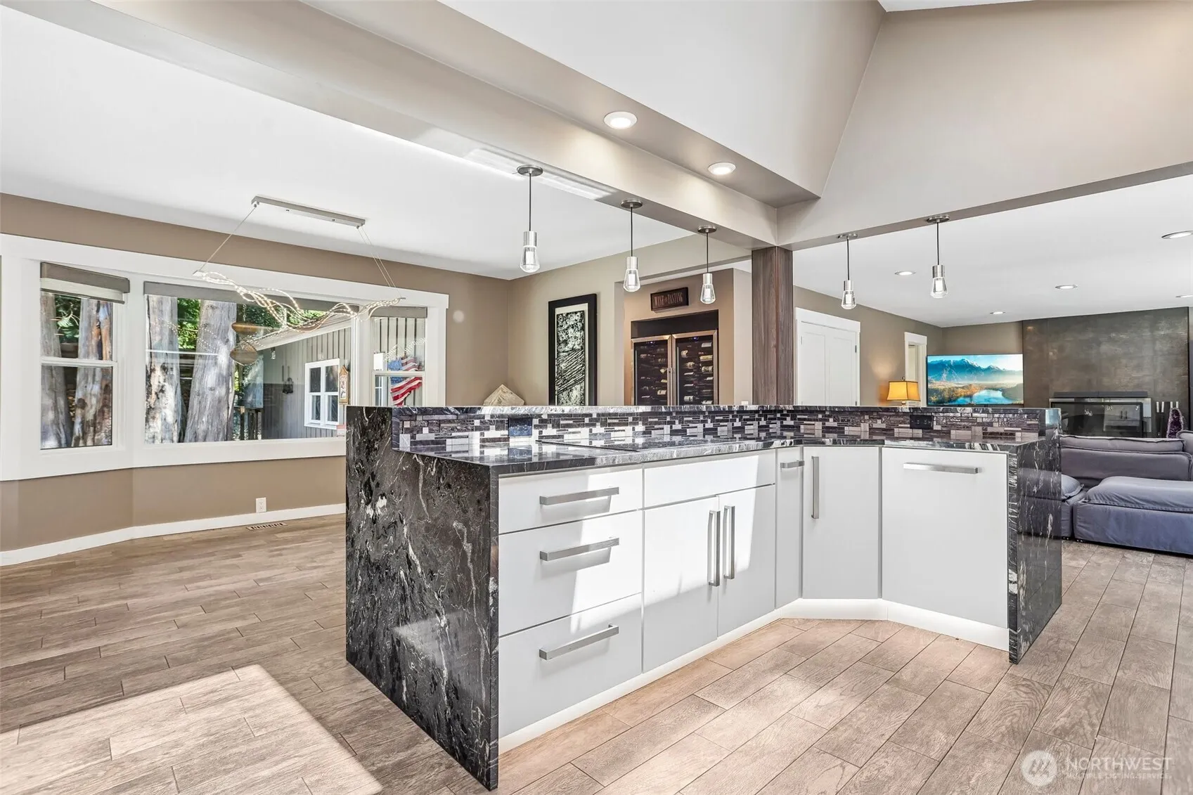 24017 SE 111th Street , Issaquah, WA 98027