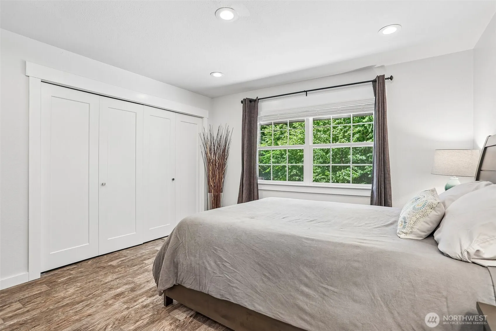 24017 SE 111th Street , Issaquah, WA 98027