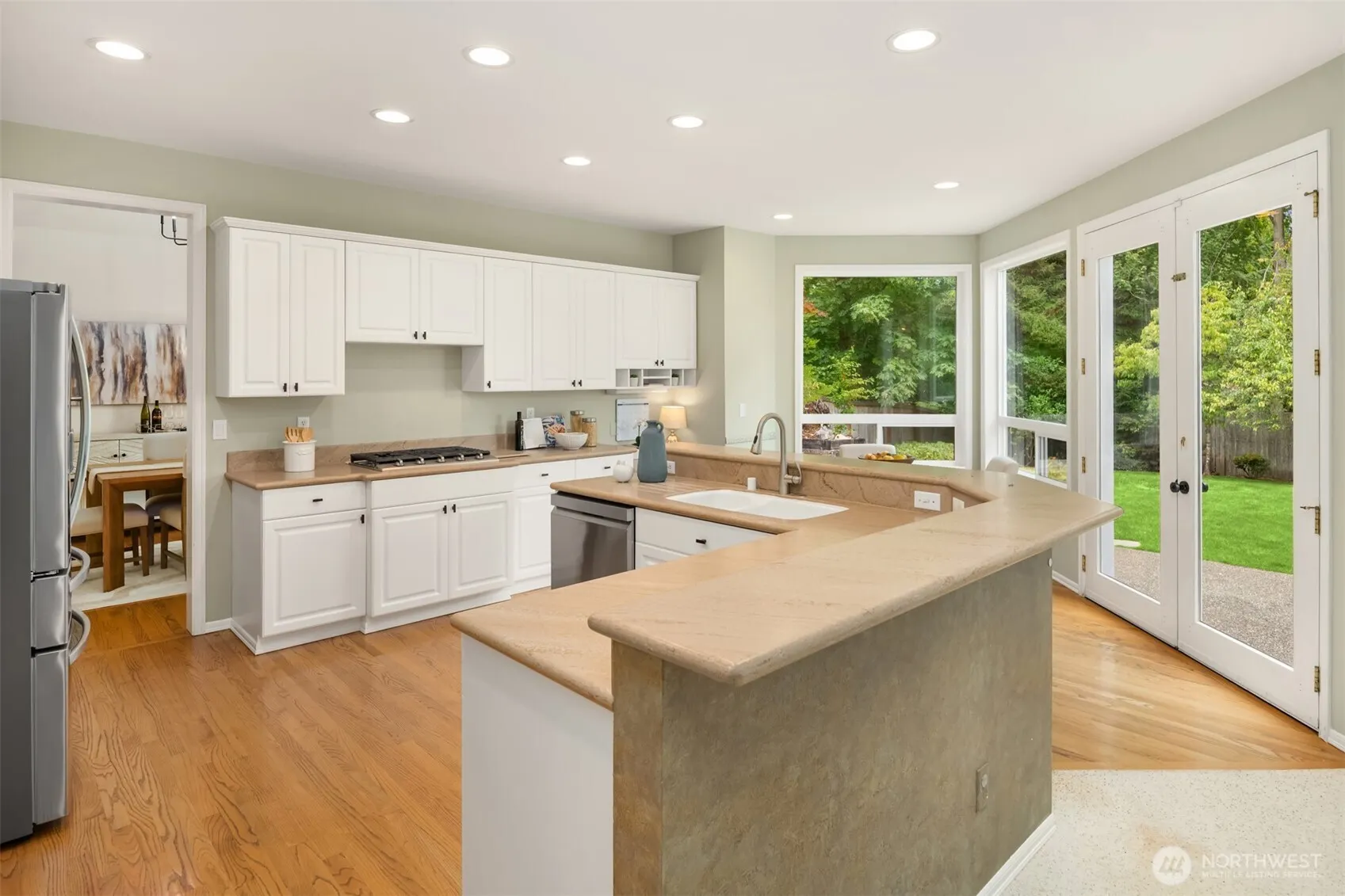 24416 SE 4th Place , Sammamish, WA 98074