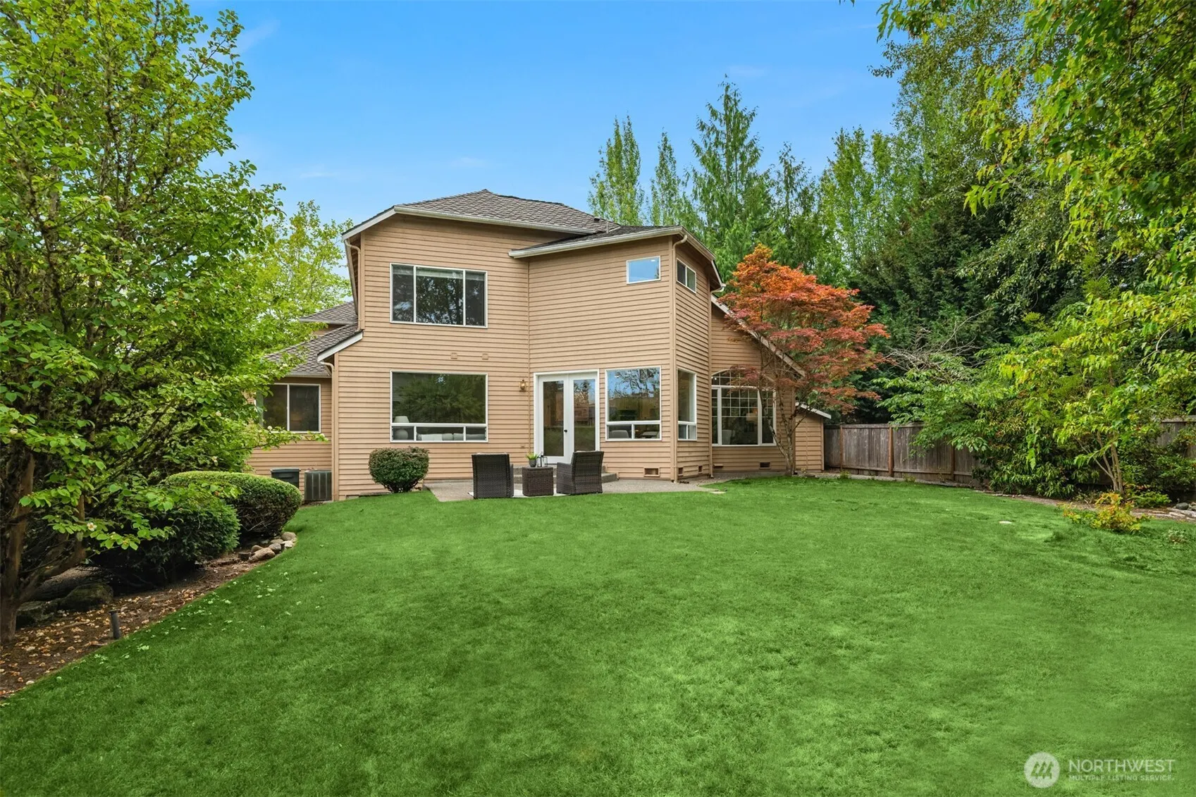 24416 SE 4th Place , Sammamish, WA 98074