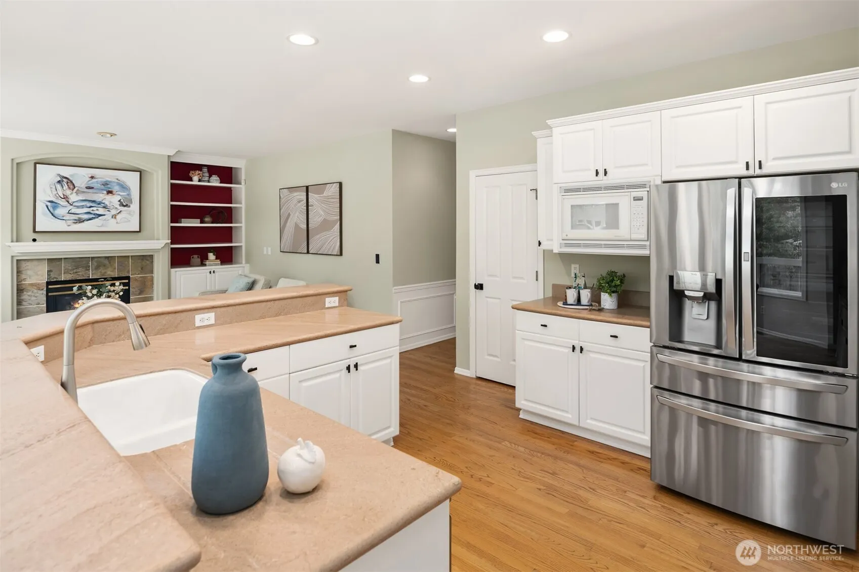 24416 SE 4th Place , Sammamish, WA 98074