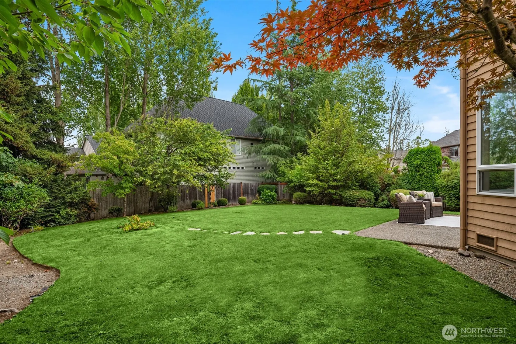 24416 SE 4th Place , Sammamish, WA 98074