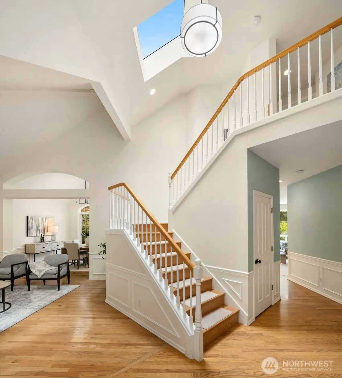 24416 SE 4th Place , Sammamish, WA 98074
