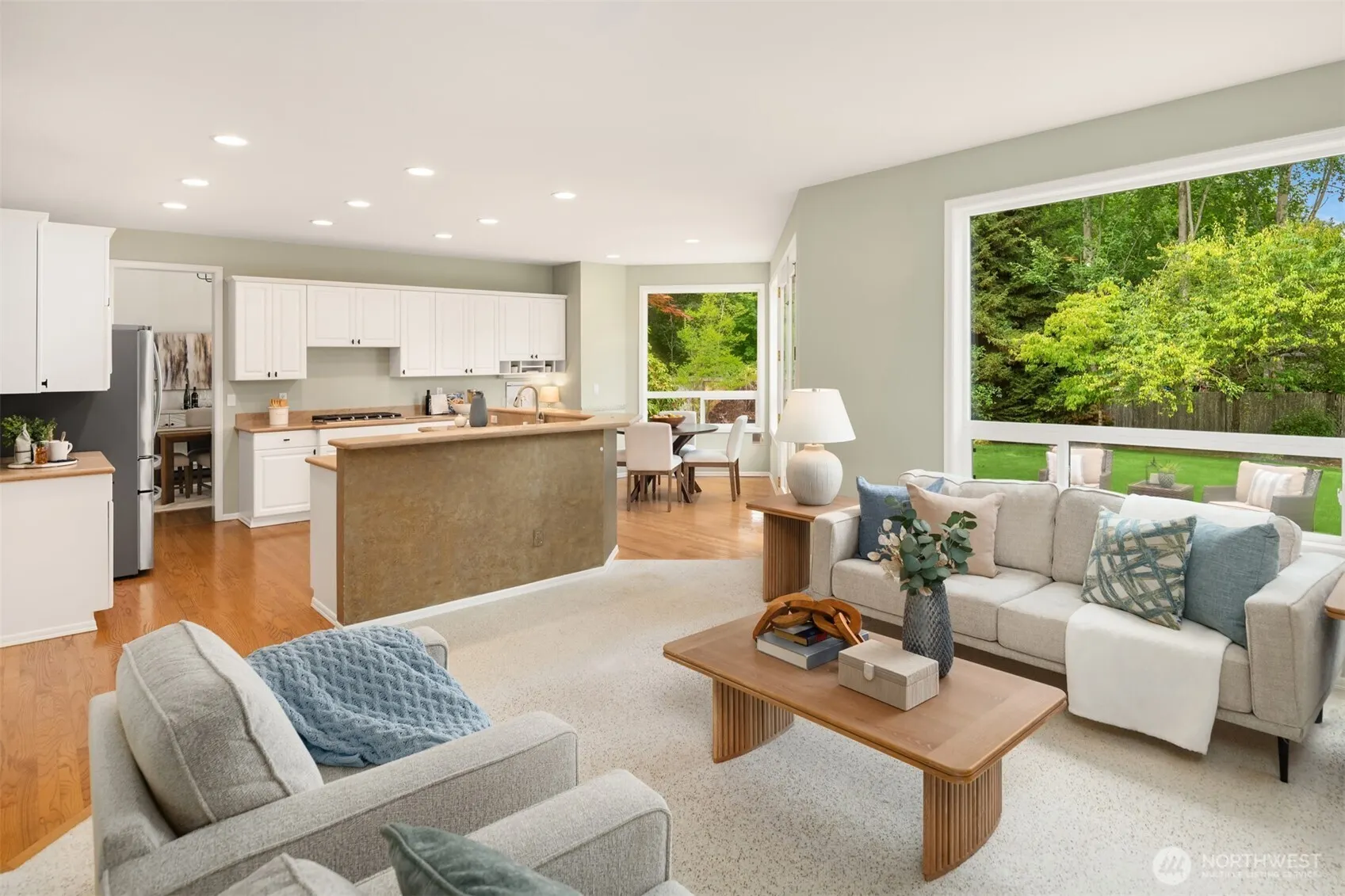 24416 SE 4th Place , Sammamish, WA 98074