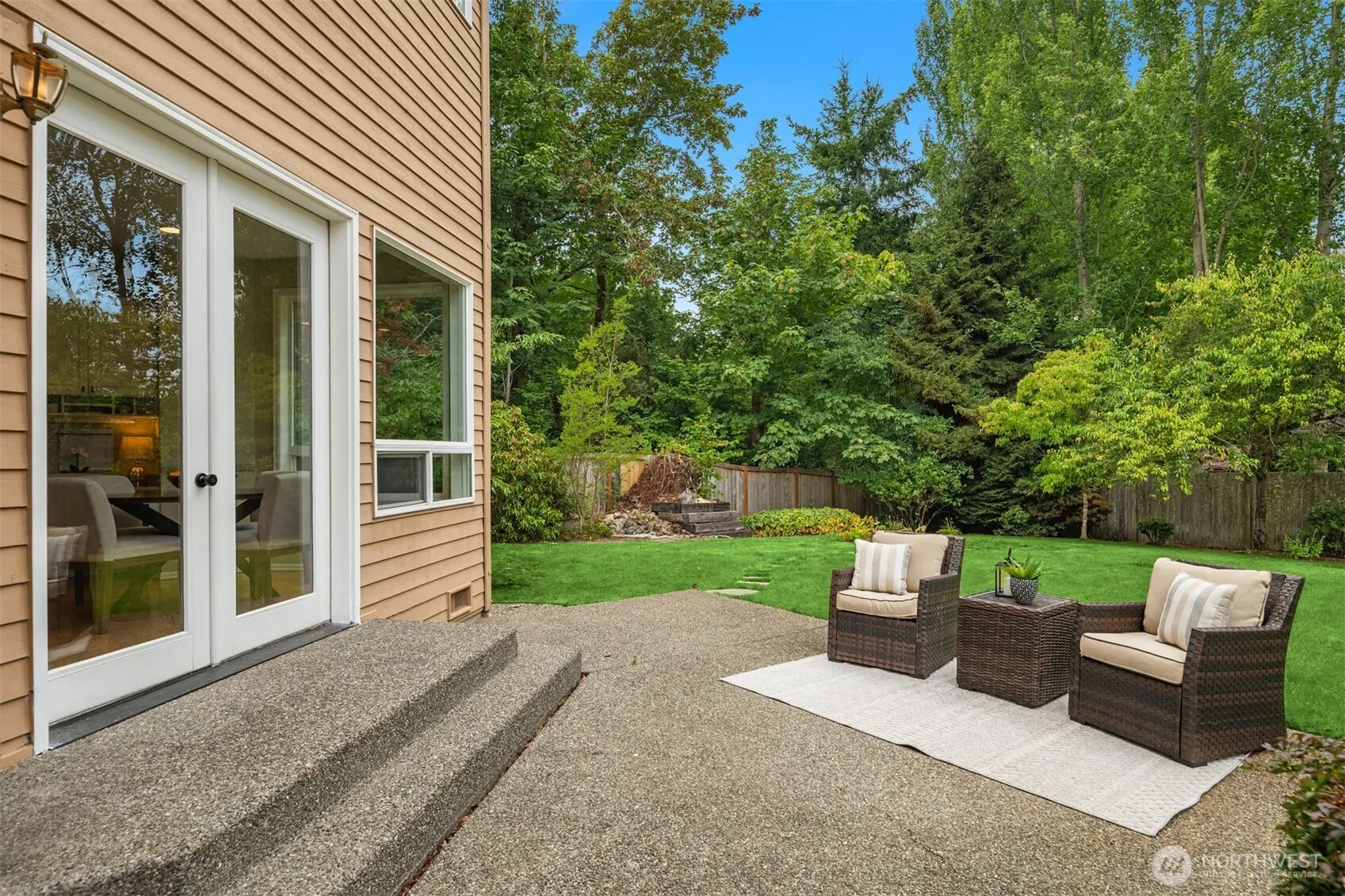 24416 SE 4th Place , Sammamish, WA 98074