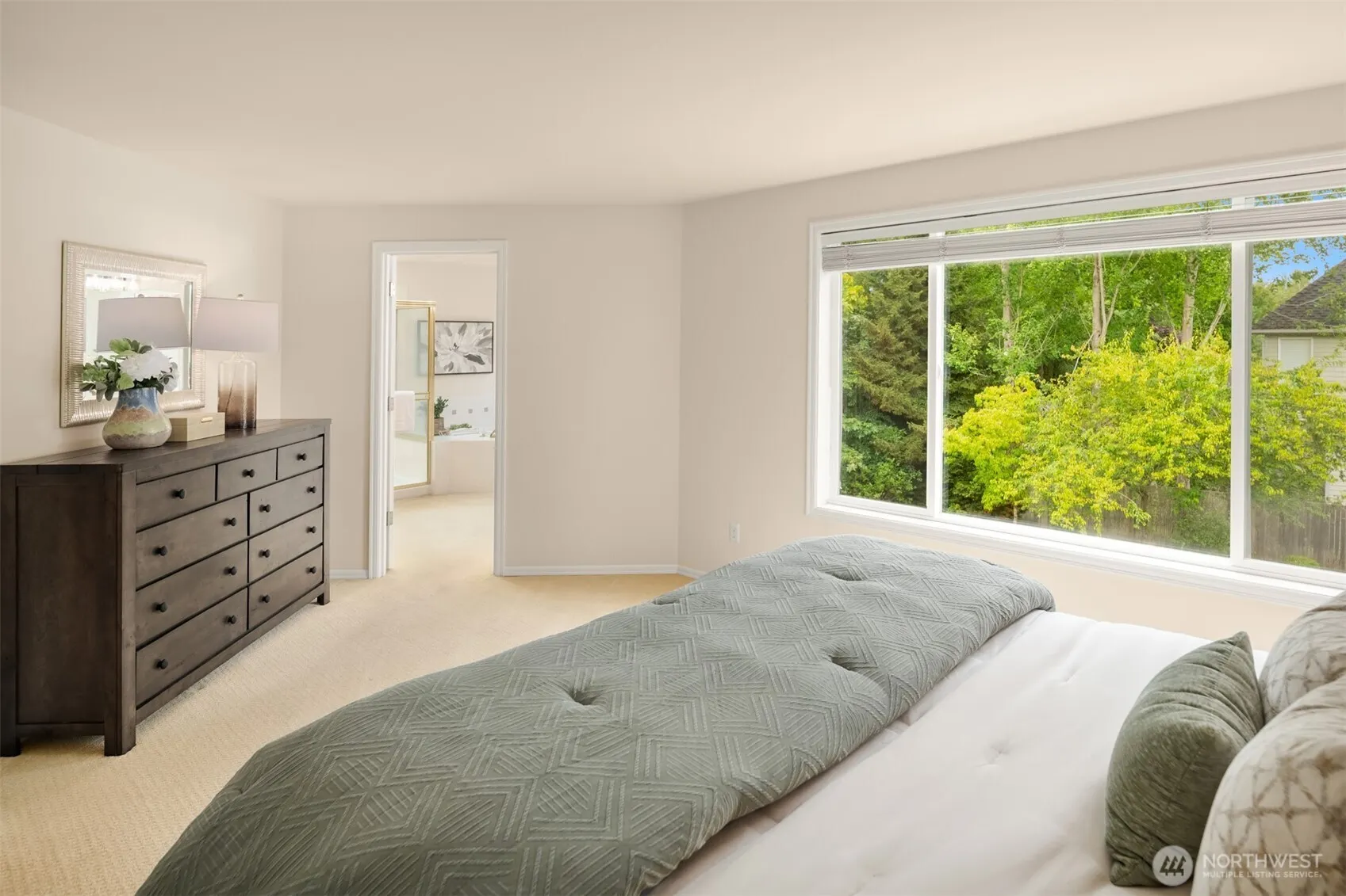 24416 SE 4th Place , Sammamish, WA 98074