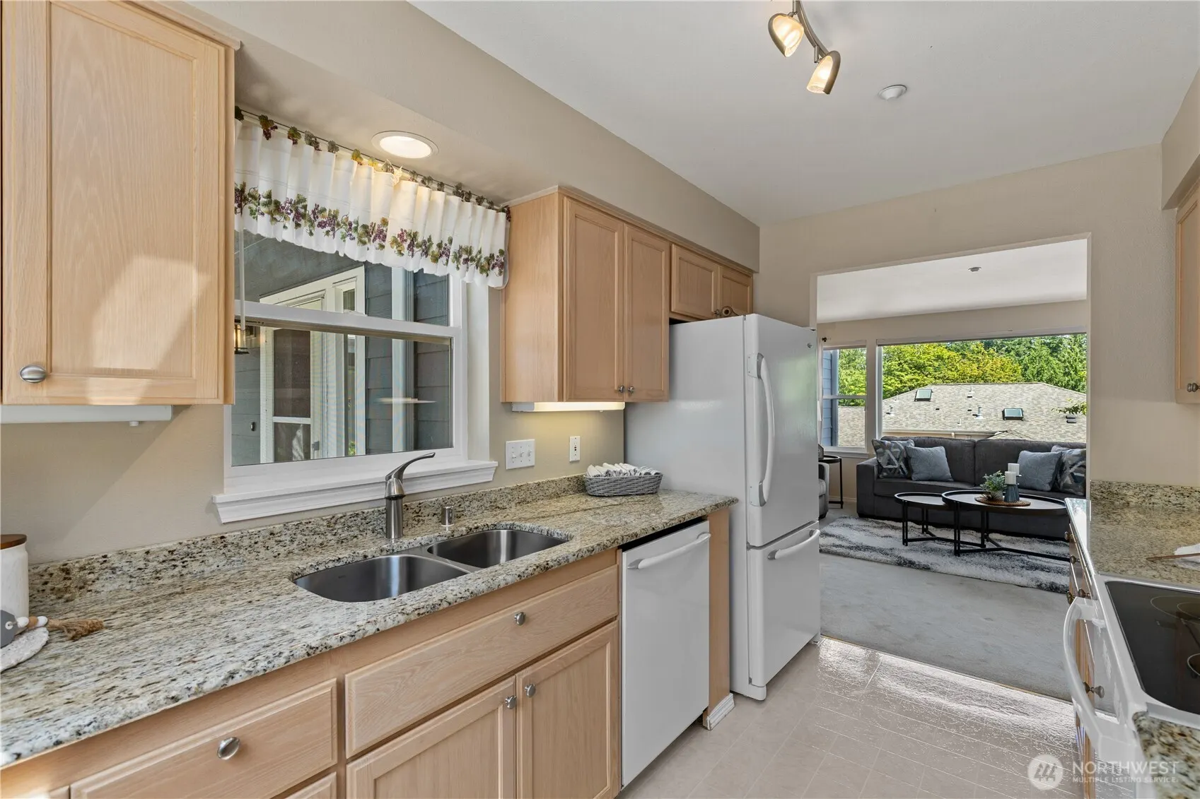 4437 Providence Point Place SE #2631, Issaquah, WA 98029