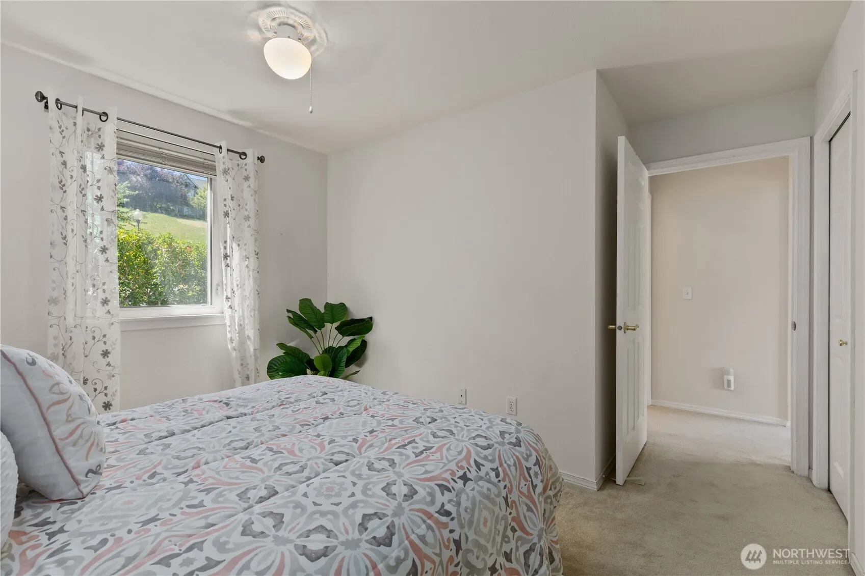 4437 Providence Point Place SE #2631, Issaquah, WA 98029