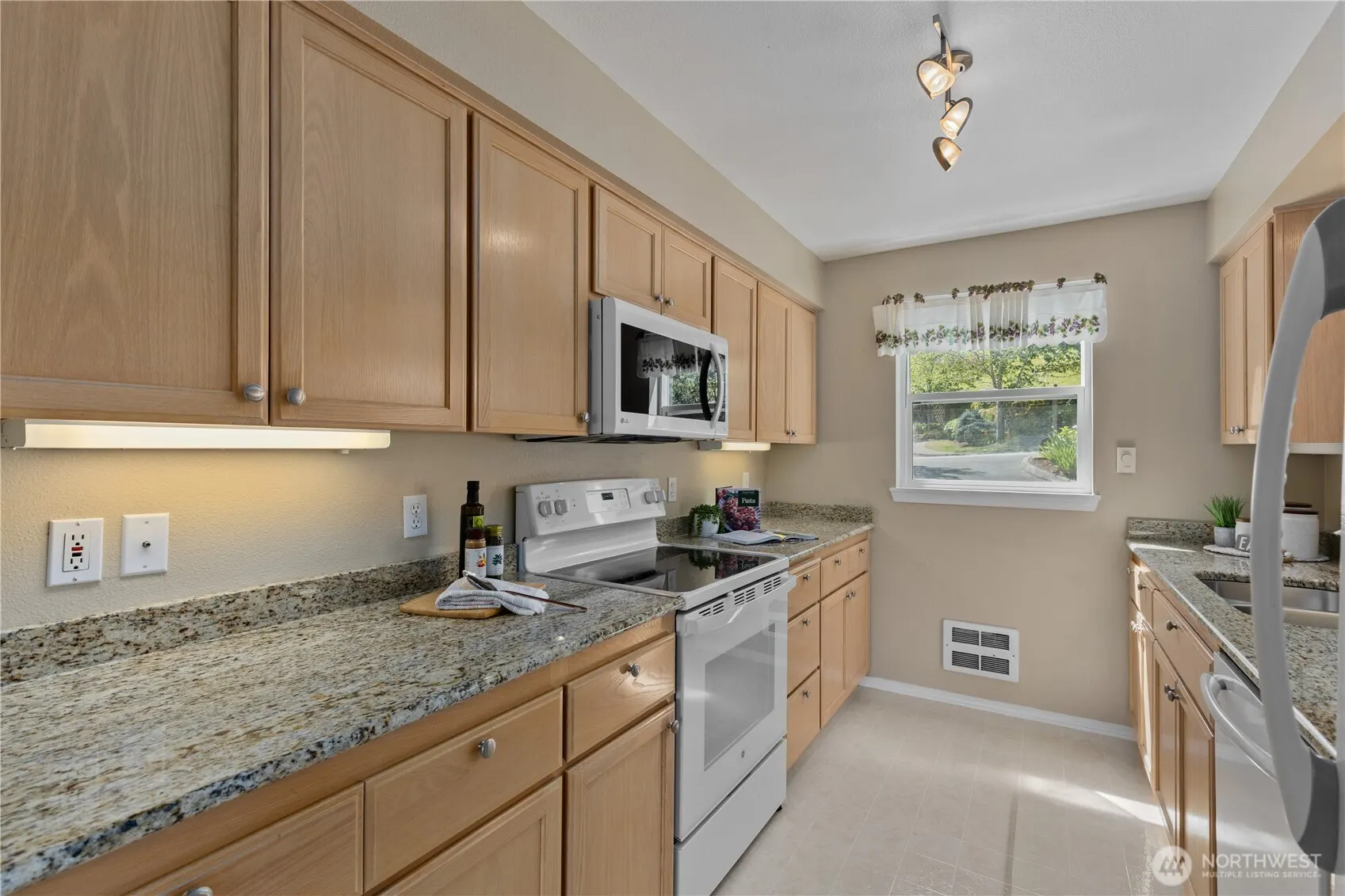 4437 Providence Point Place SE #2631, Issaquah, WA 98029