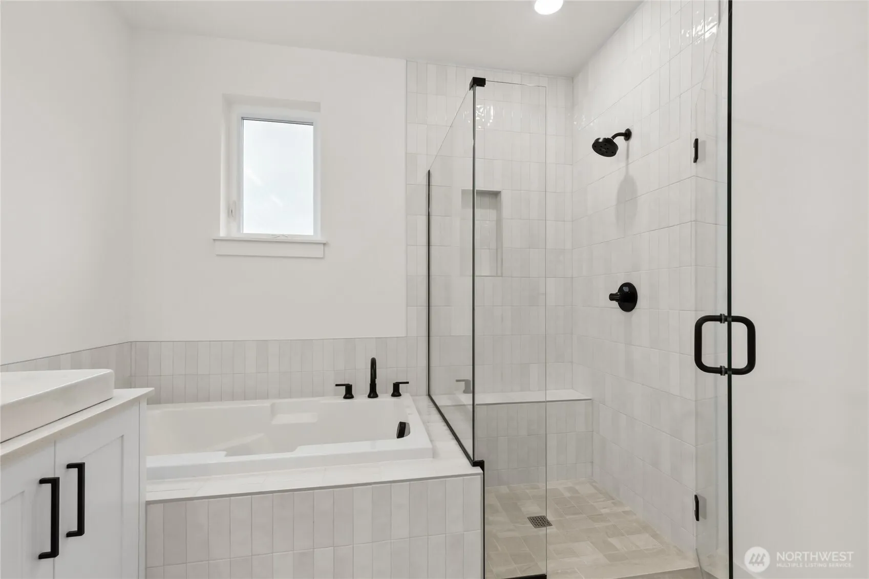 13960 NE 123rd Way #101, Redmond, WA 98052