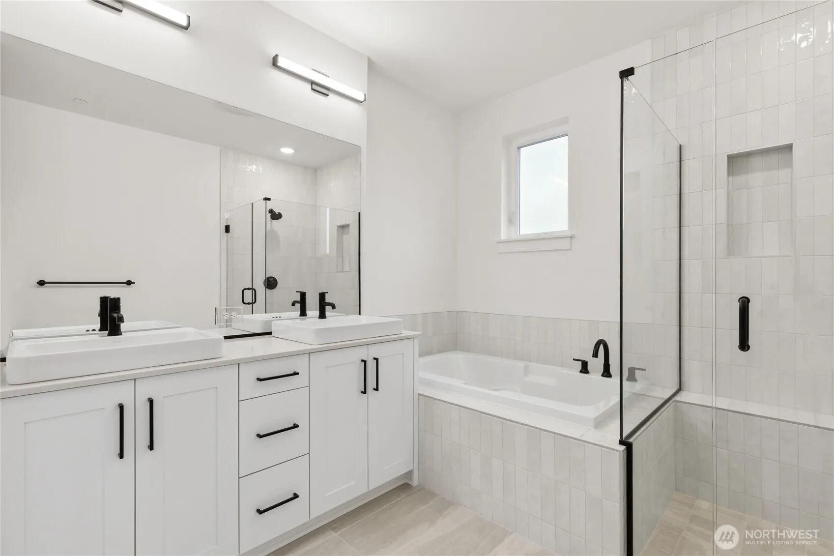 13960 NE 123rd Way #101, Redmond, WA 98052