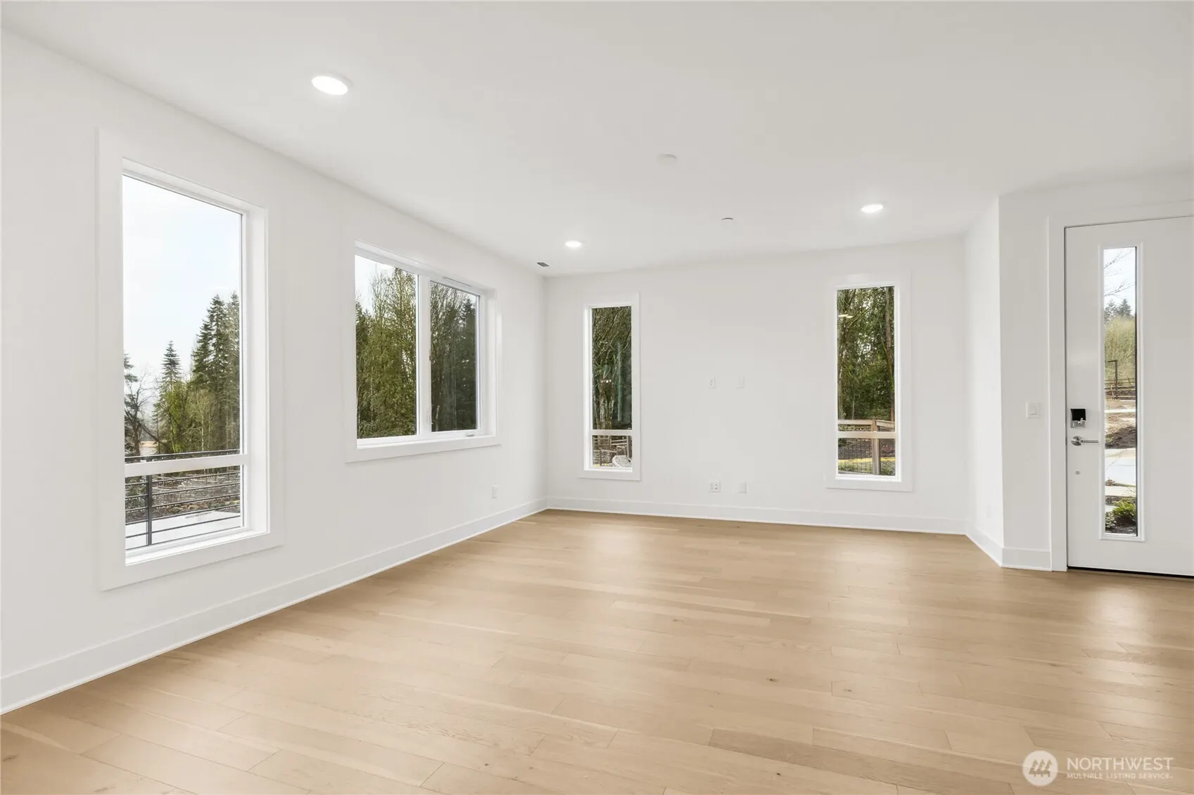 13960 NE 123rd Way #101, Redmond, WA 98052