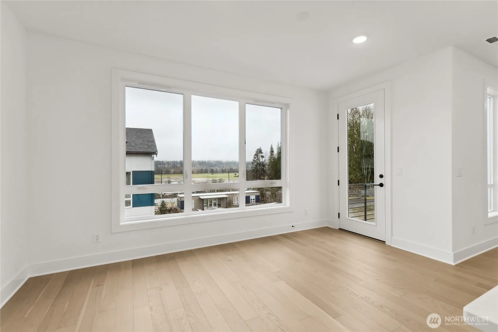 13960 NE 123rd Way #101, Redmond, WA 98052