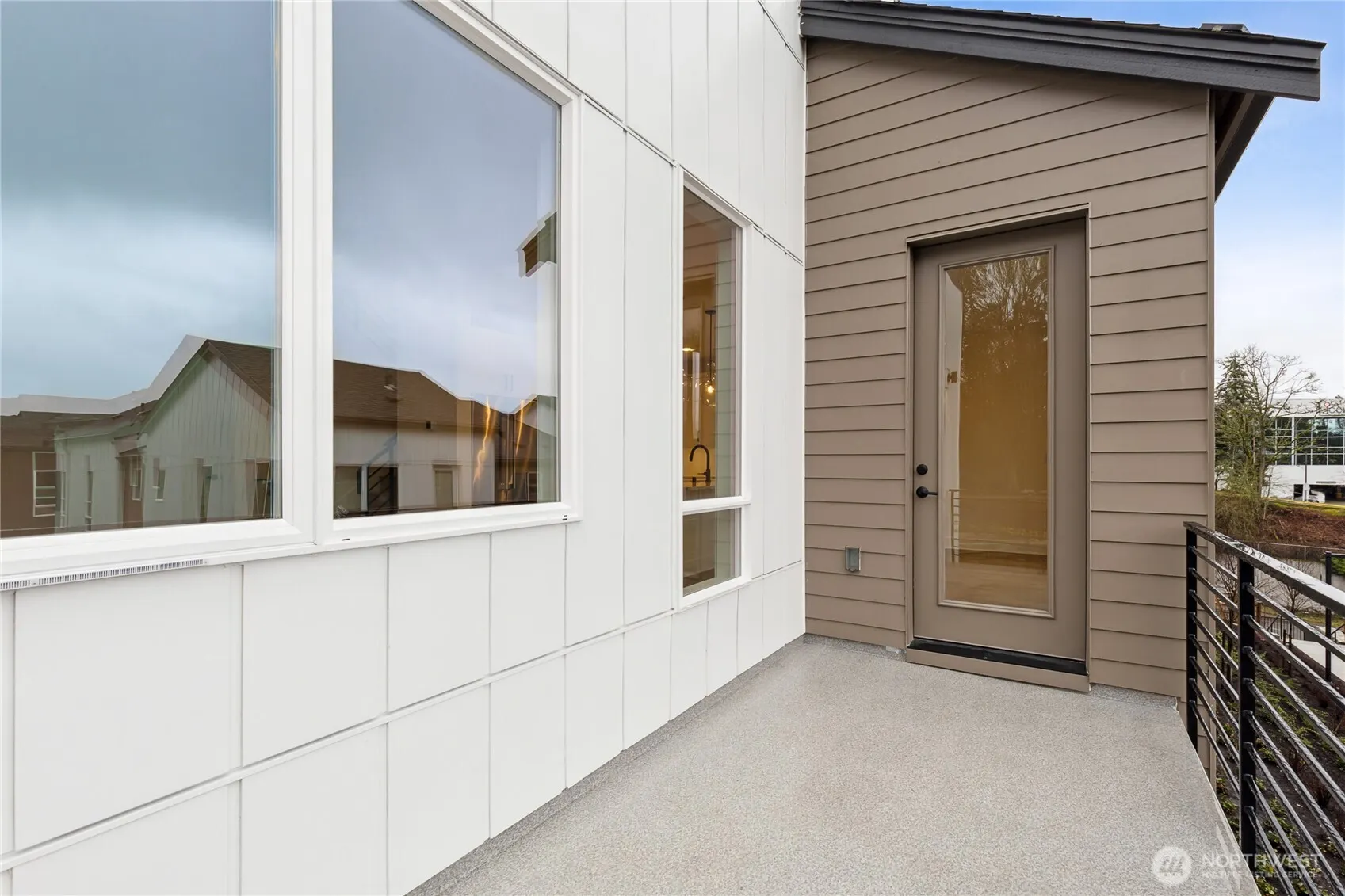 13960 NE 123rd Way #101, Redmond, WA 98052