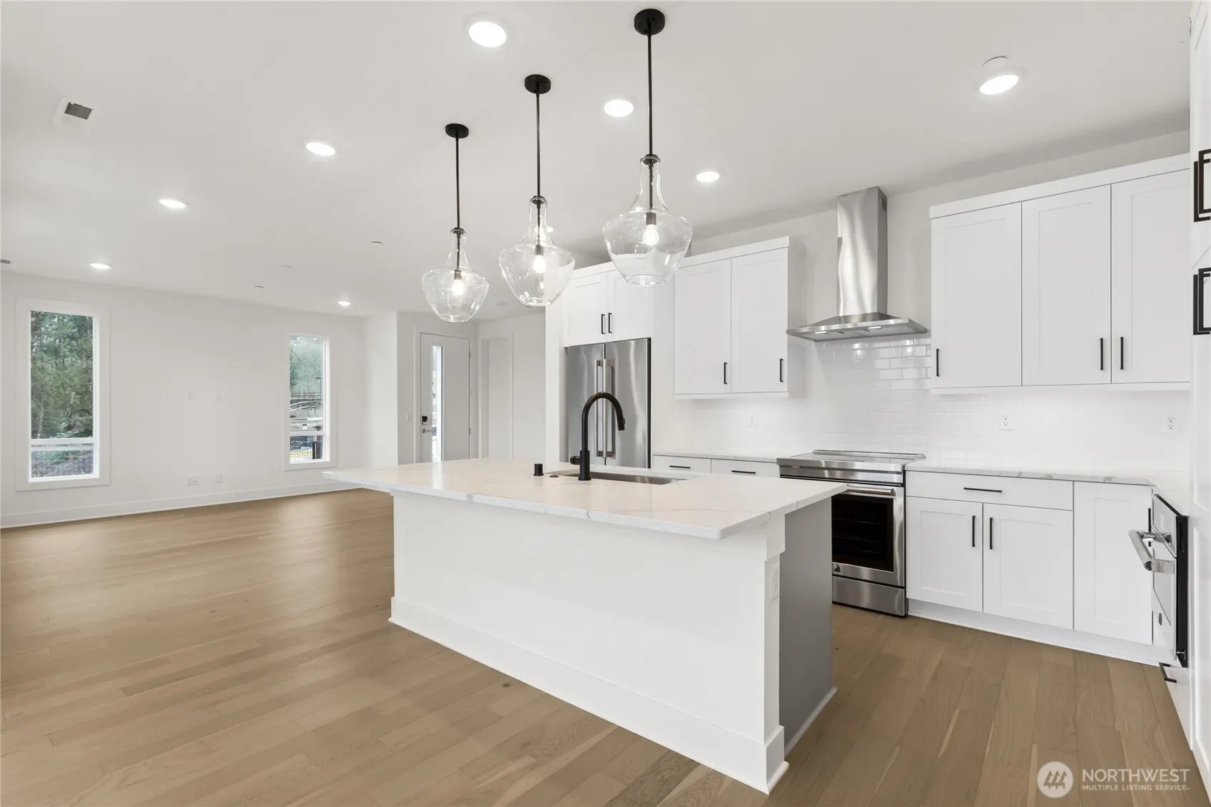 13960 NE 123rd Way #101, Redmond, WA 98052