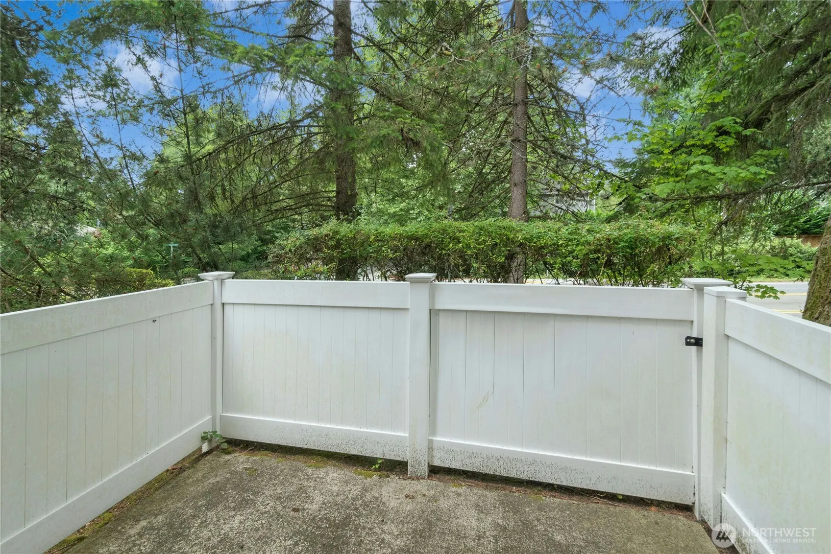 601 12th Avenue NW #E1, Issaquah, WA 98027