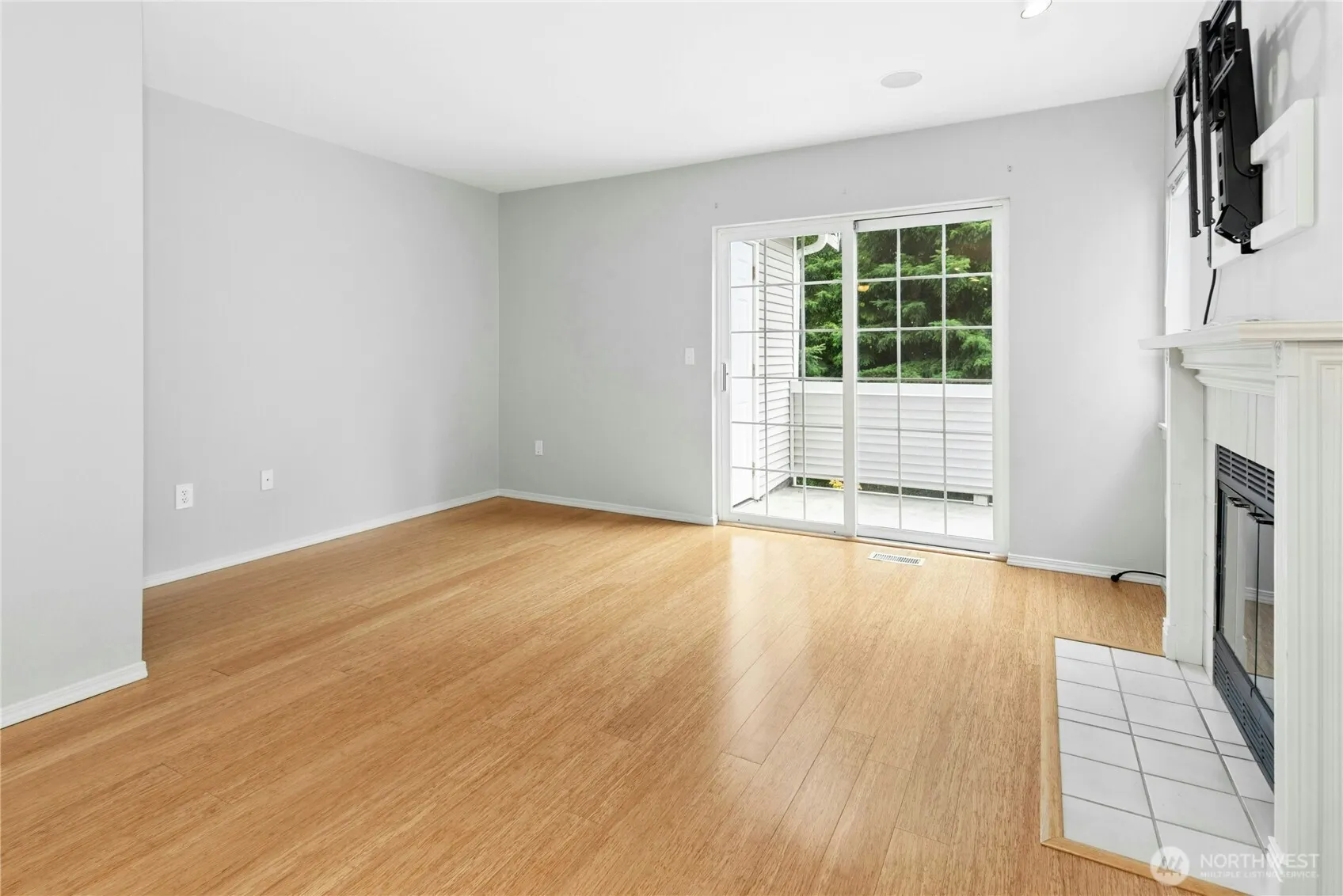 601 12th Avenue NW #E1, Issaquah, WA 98027