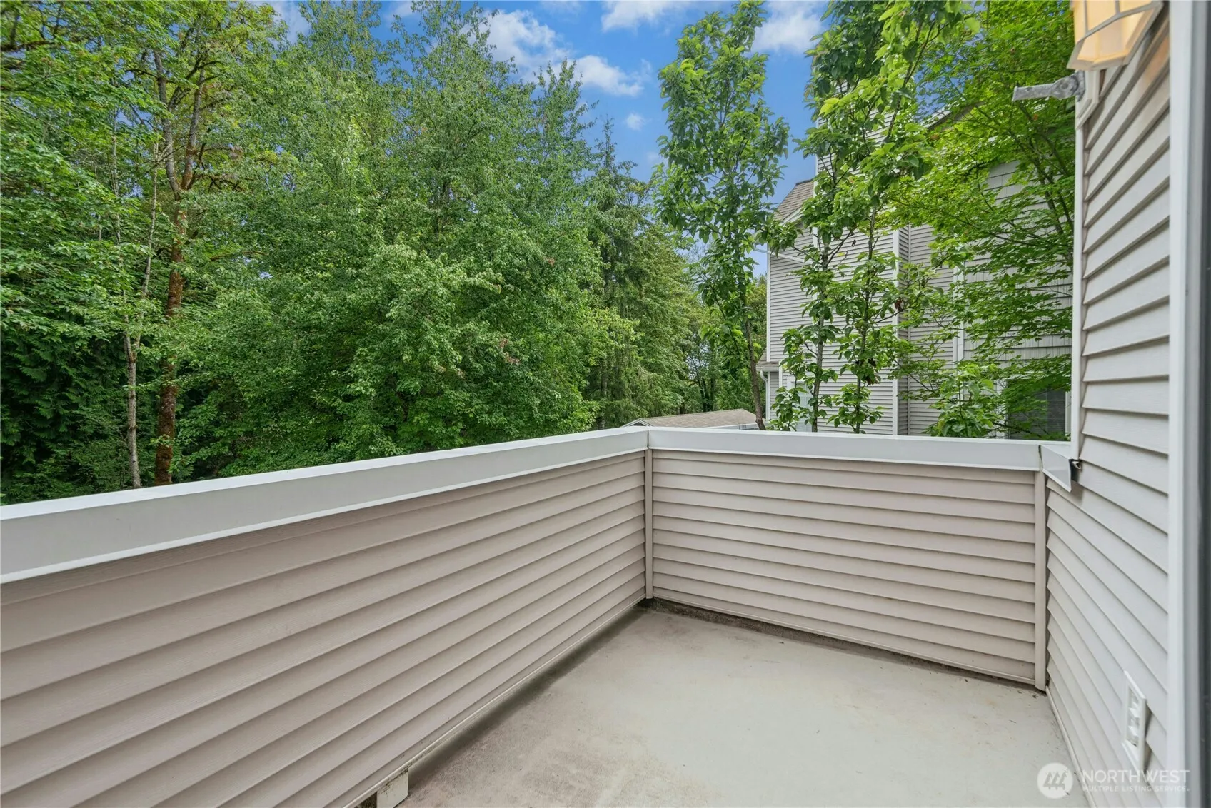 601 12th Avenue NW #E1, Issaquah, WA 98027