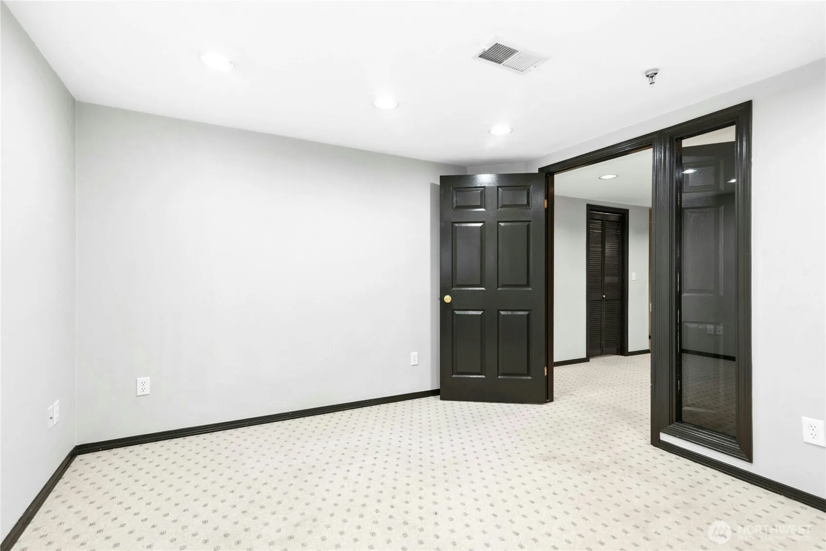 601 12th Avenue NW #E1, Issaquah, WA 98027