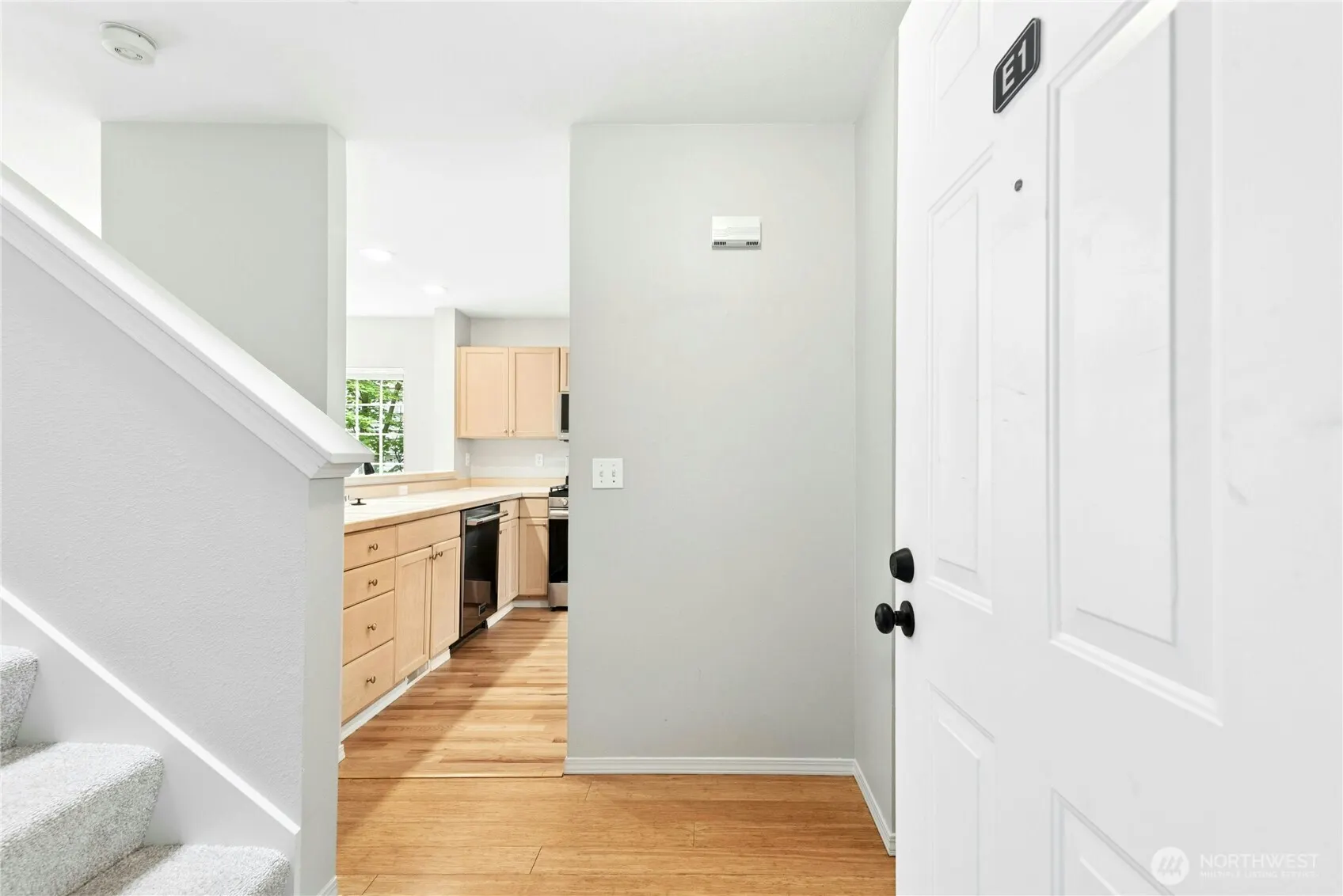 601 12th Avenue NW #E1, Issaquah, WA 98027