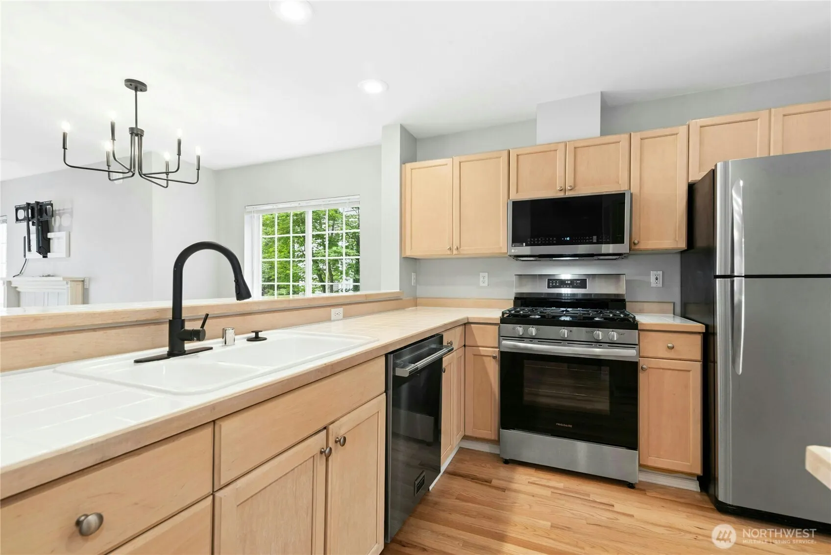 601 12th Avenue NW #E1, Issaquah, WA 98027
