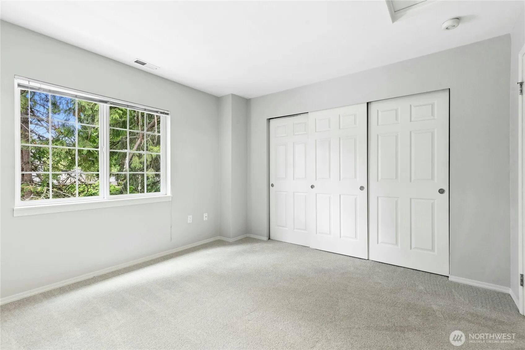 601 12th Avenue NW #E1, Issaquah, WA 98027