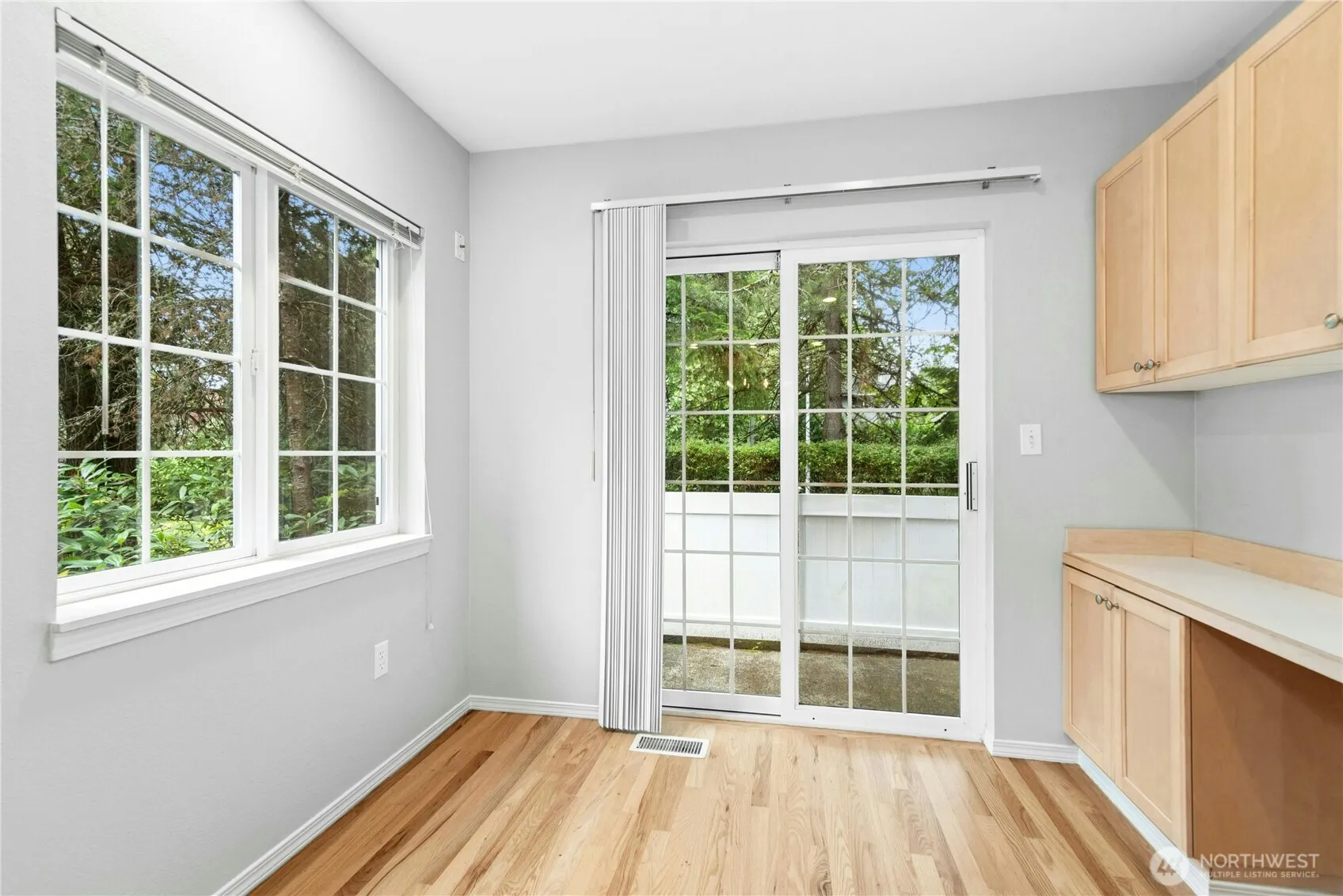 601 12th Avenue NW #E1, Issaquah, WA 98027