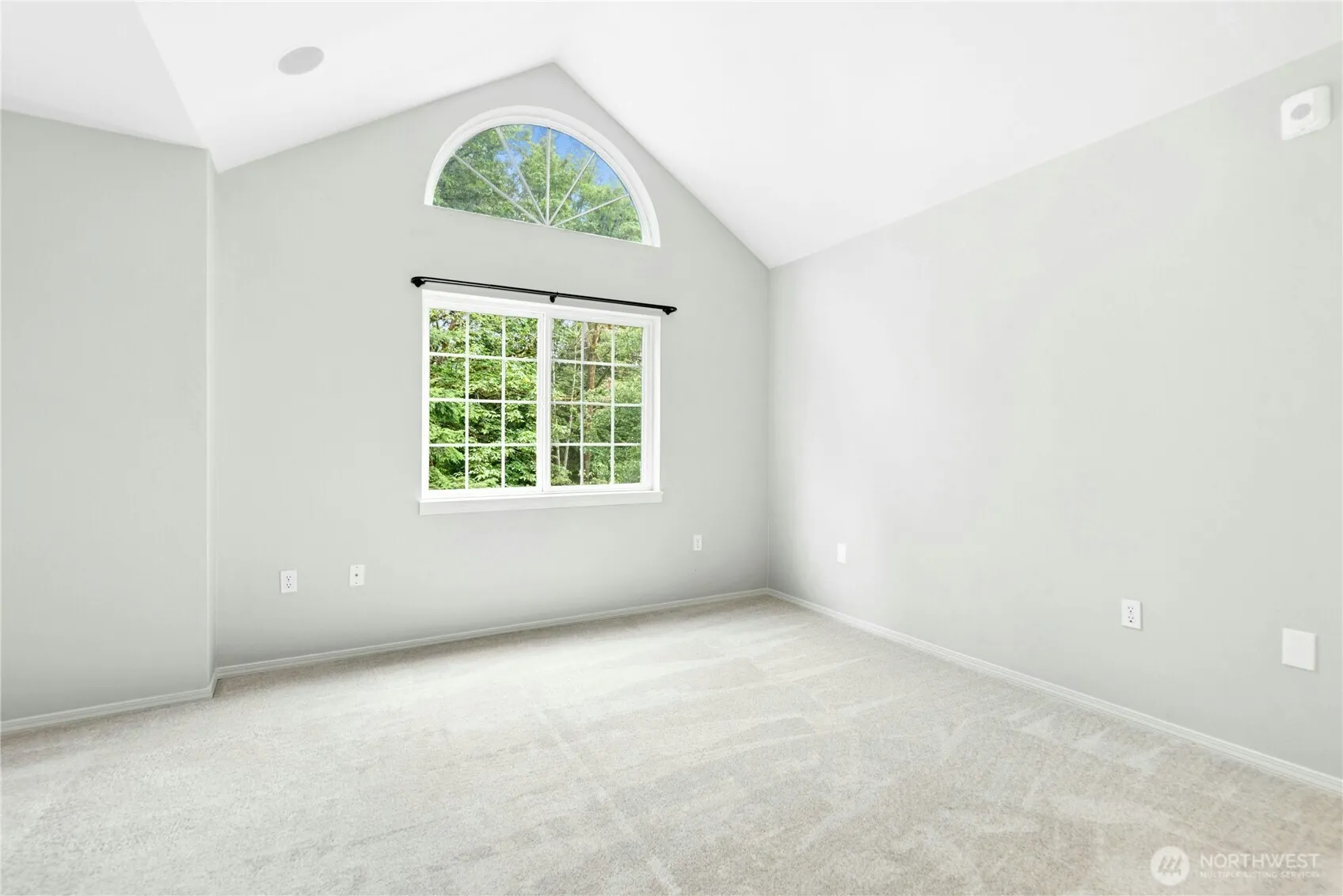 601 12th Avenue NW #E1, Issaquah, WA 98027