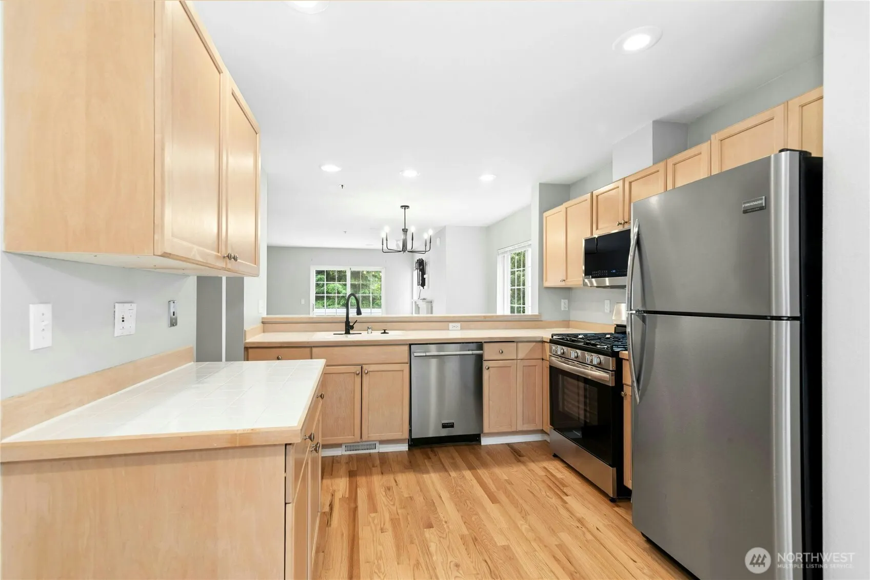 601 12th Avenue NW #E1, Issaquah, WA 98027