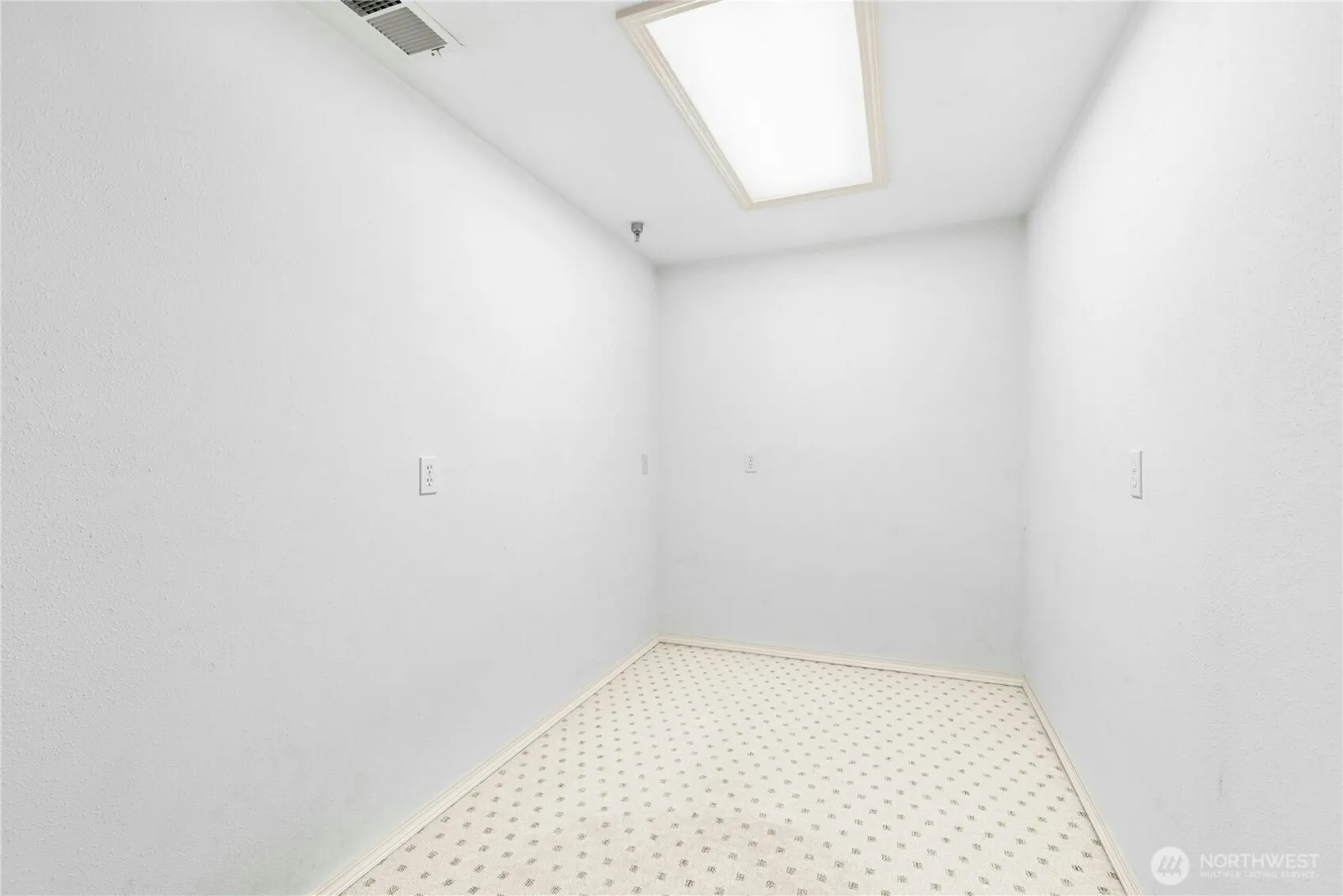 601 12th Avenue NW #E1, Issaquah, WA 98027