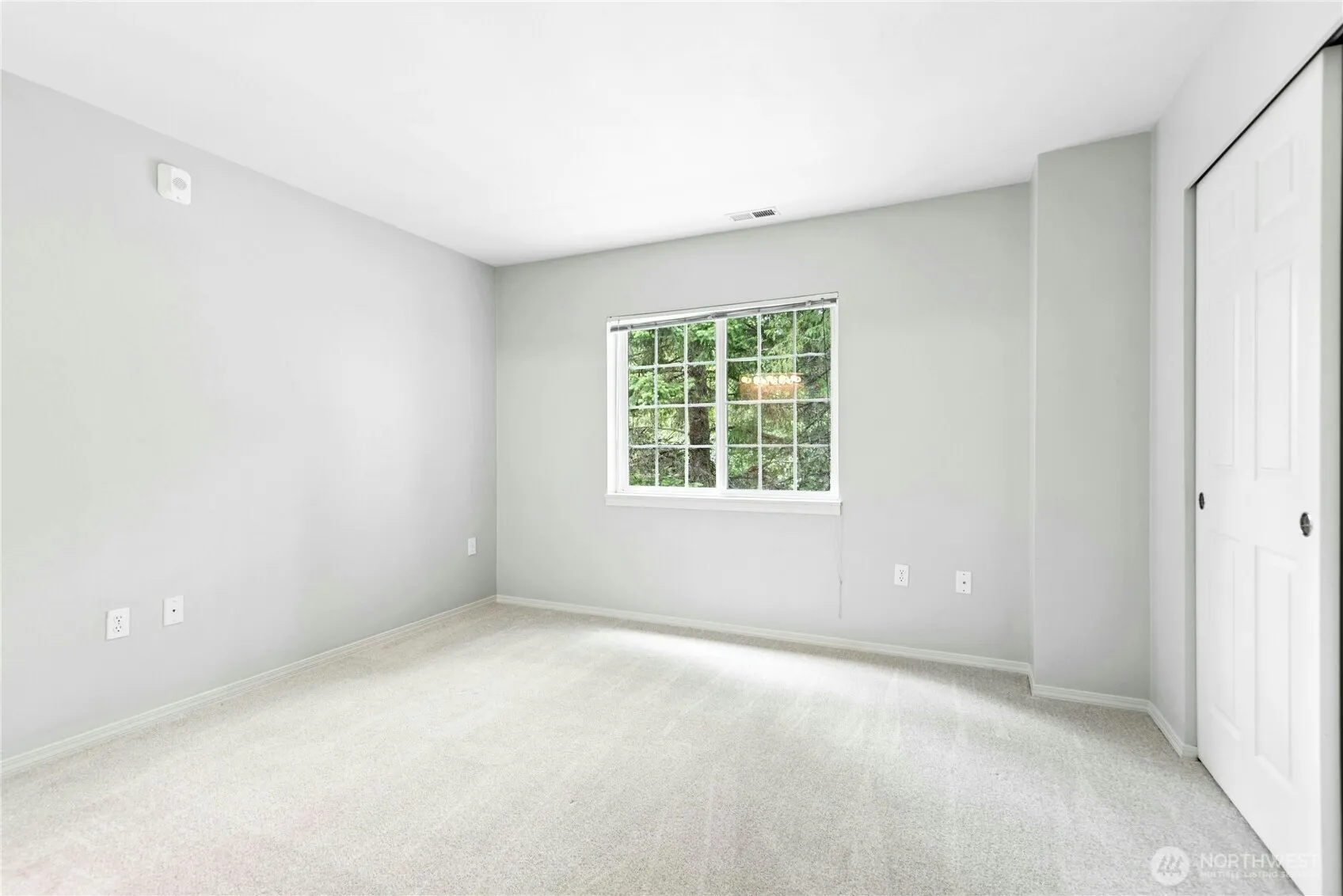 601 12th Avenue NW #E1, Issaquah, WA 98027