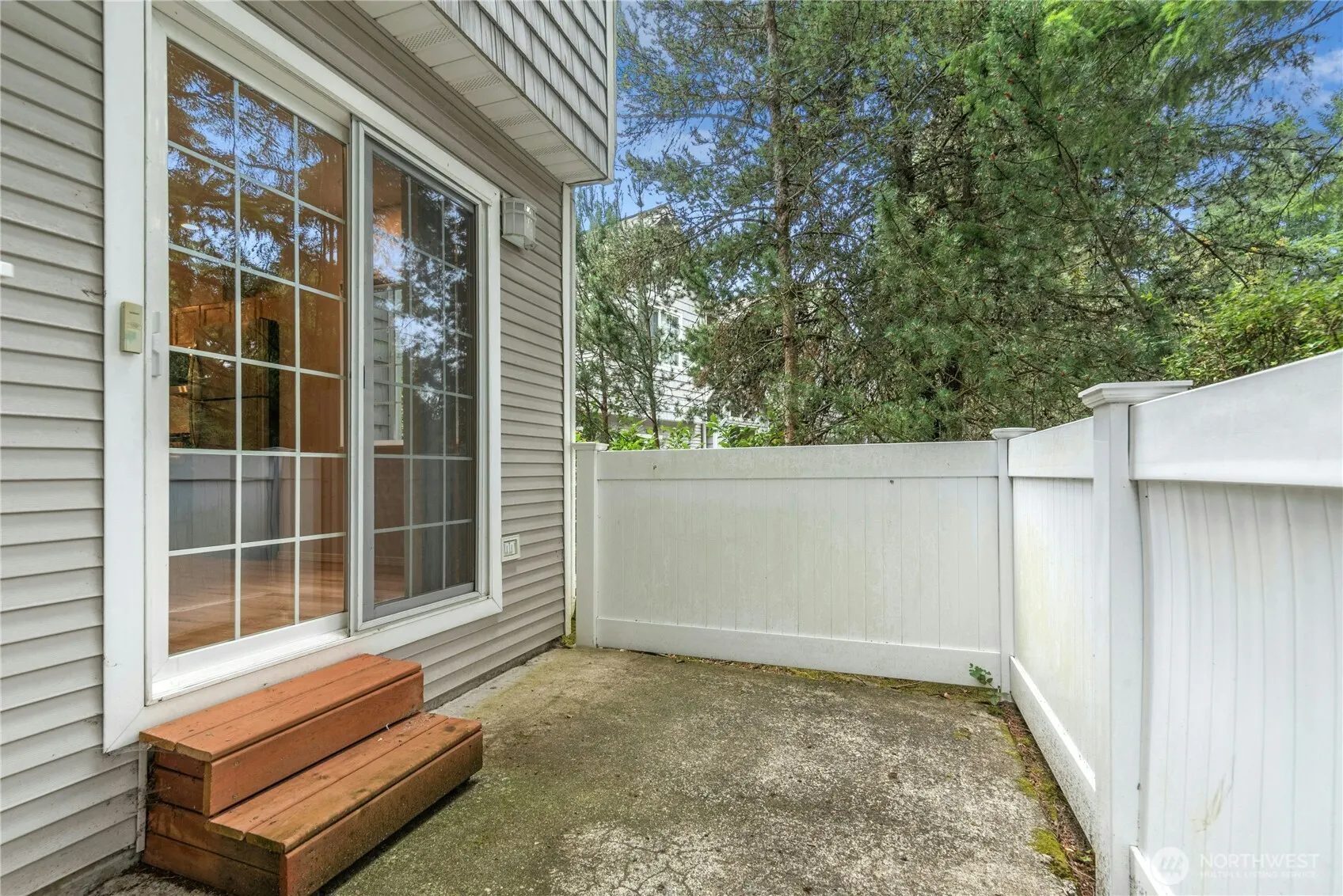 601 12th Avenue NW #E1, Issaquah, WA 98027