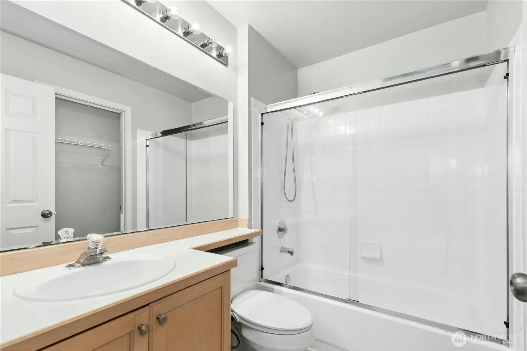 601 12th Avenue NW #E1, Issaquah, WA 98027