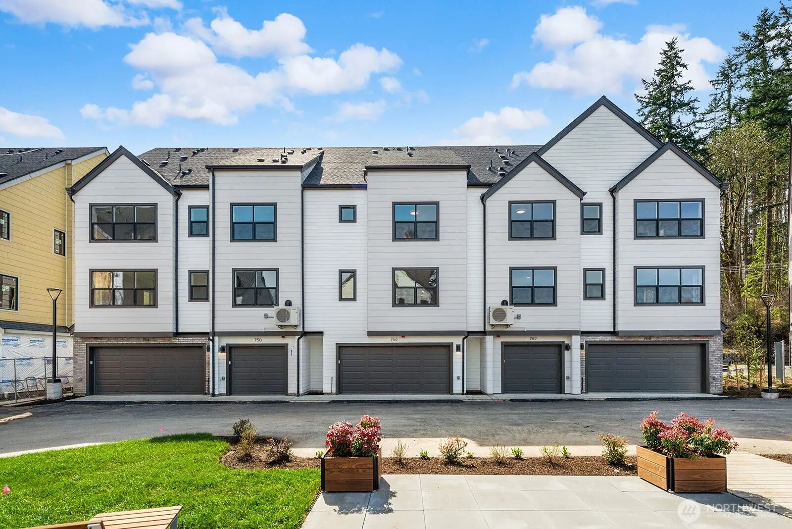 781 7th Avenue NW, Issaquah, WA 98027