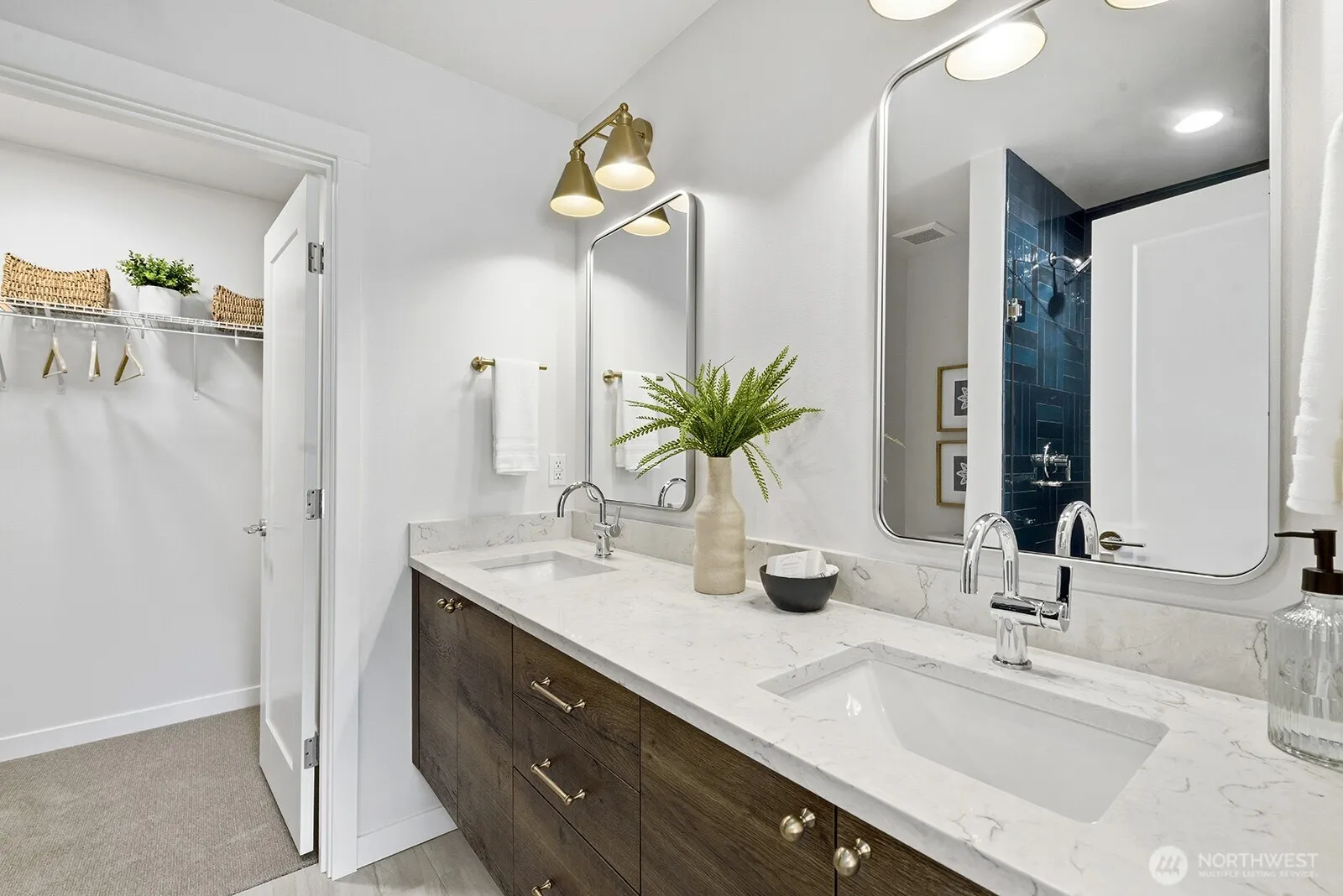 749 7th Avenue NW, Issaquah, WA 98027