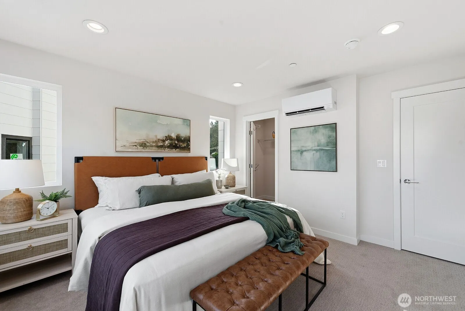 756 NW Holly Street , Issaquah, WA 98027