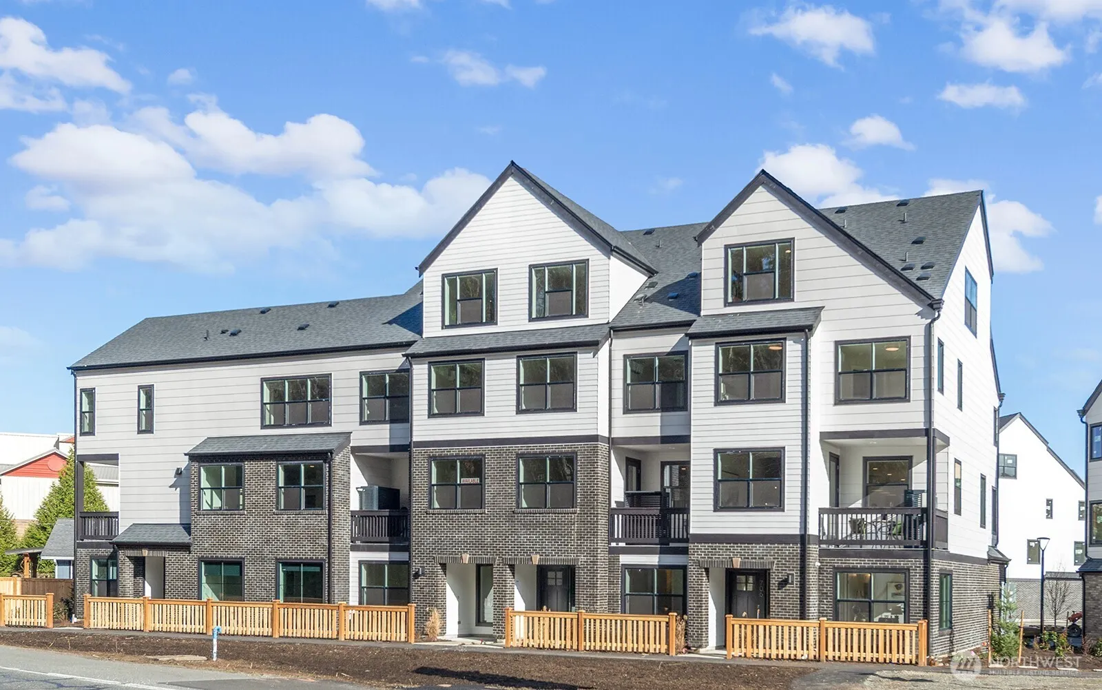 756 NW Holly Street , Issaquah, WA 98027