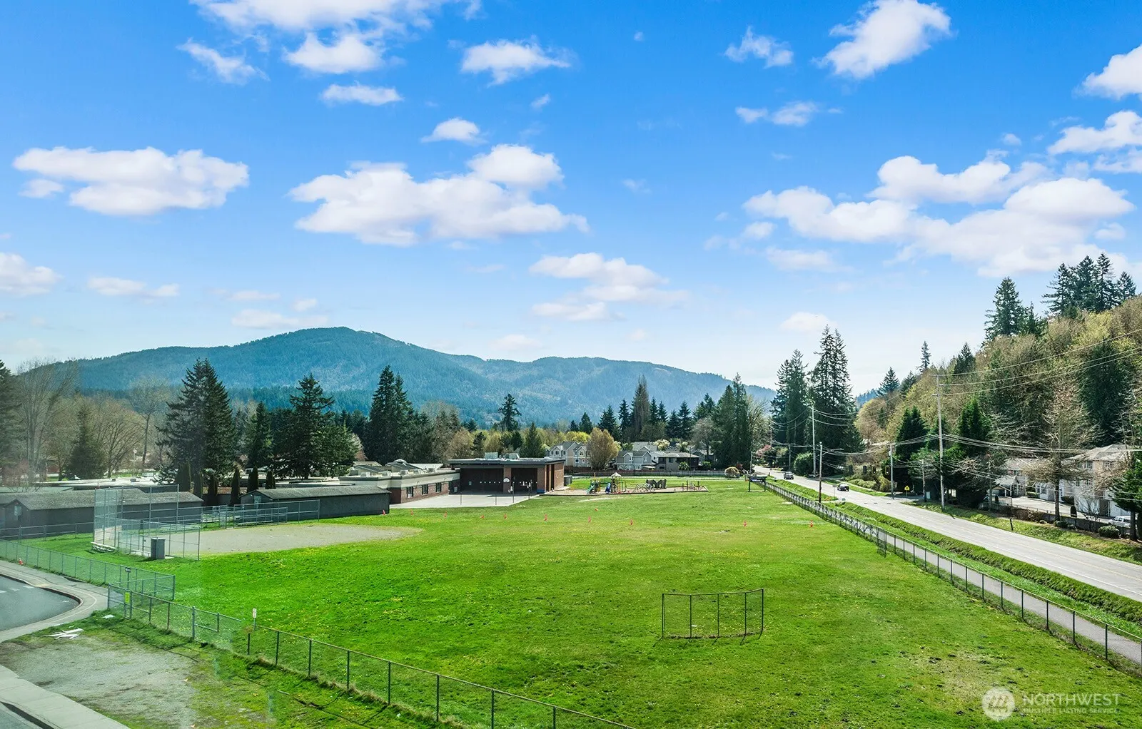 756 NW Holly Street , Issaquah, WA 98027