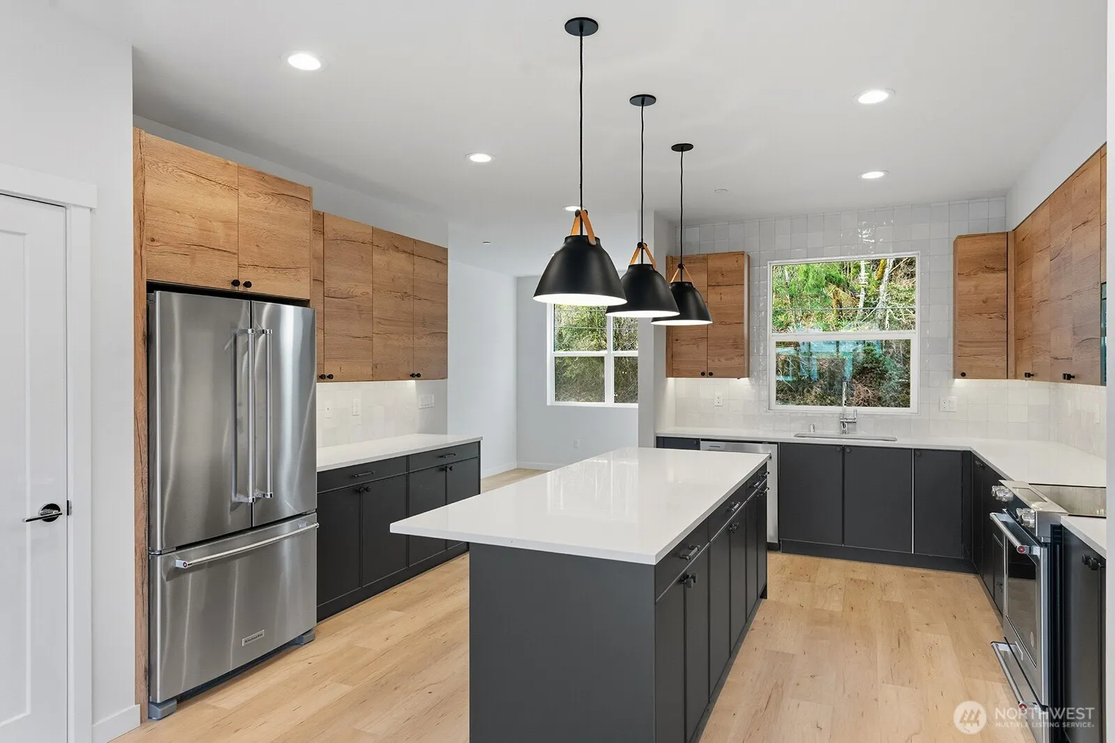 756 NW Holly Street , Issaquah, WA 98027
